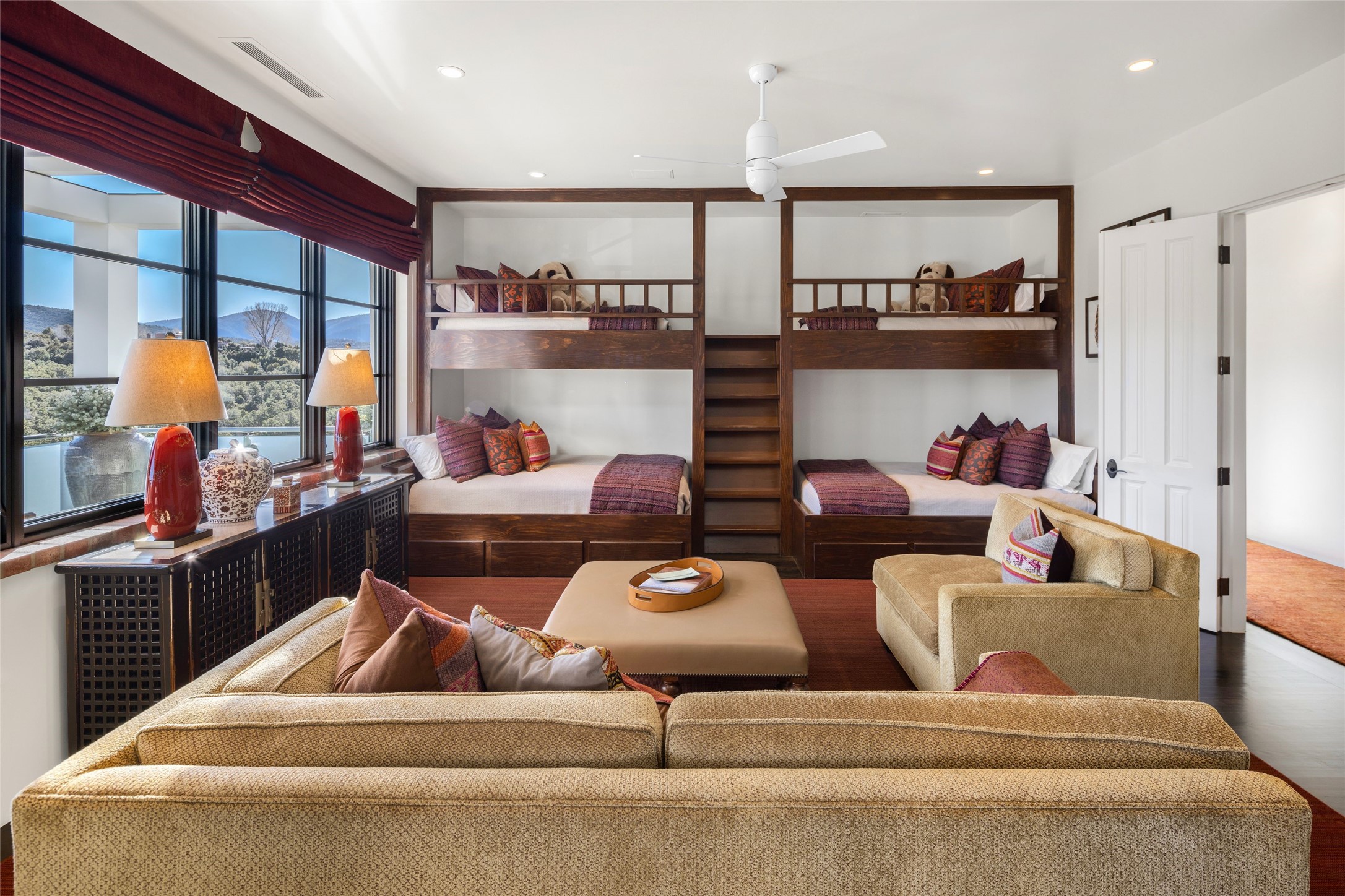 211 Camino Del Norte