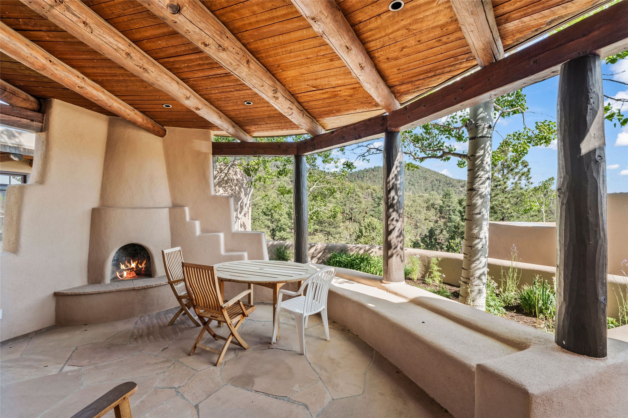 1863 Camino De Cruz Blanca