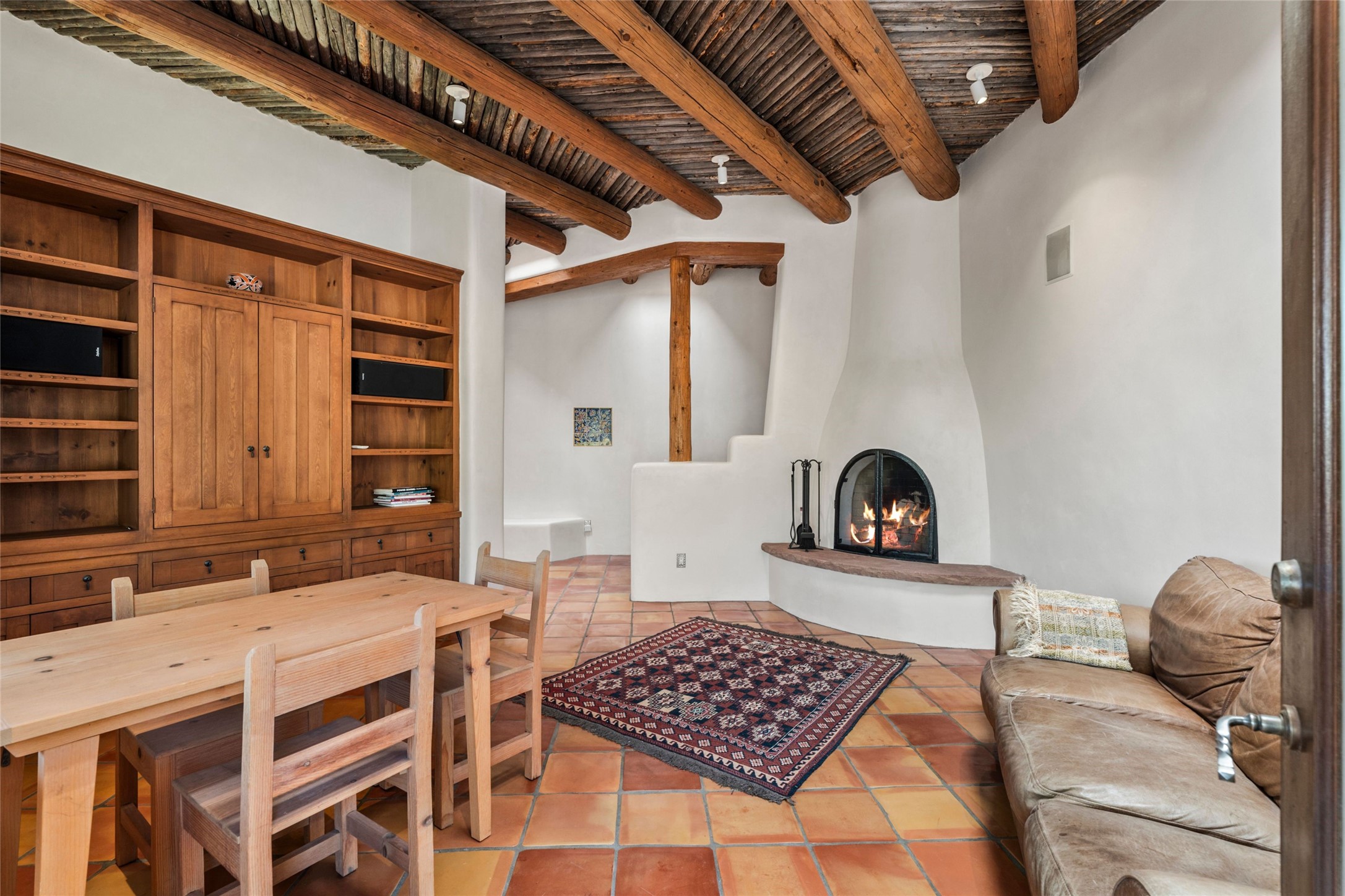 1863 Camino De Cruz Blanca