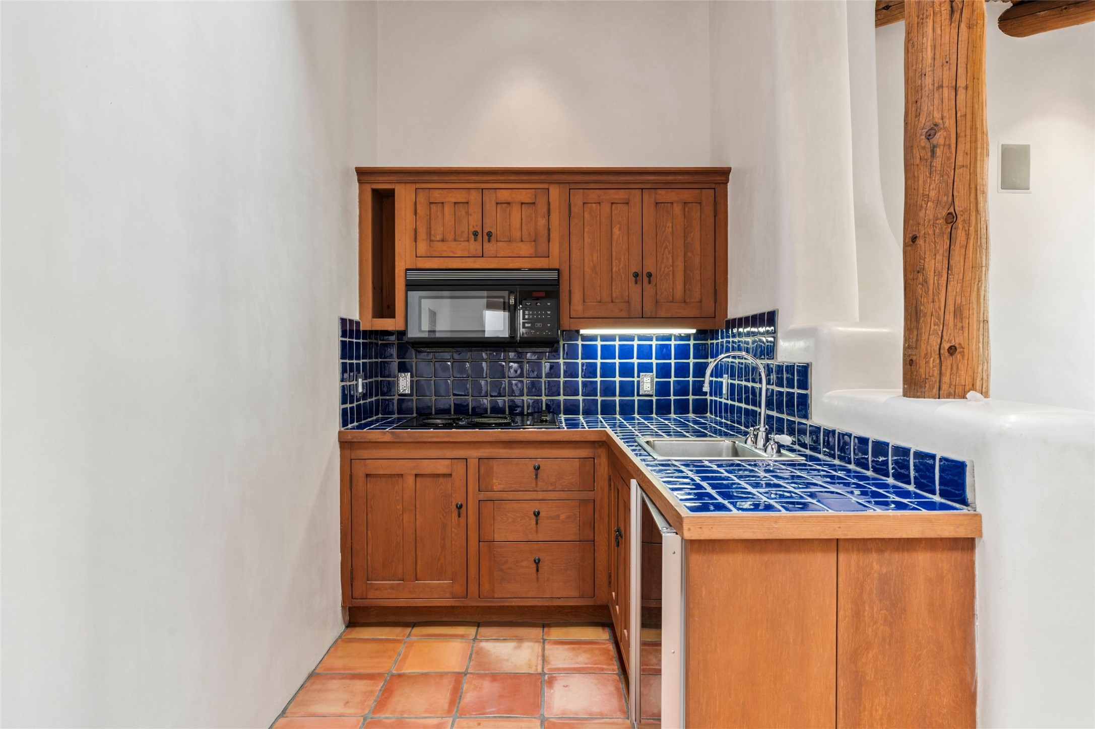 1863 Camino De Cruz Blanca