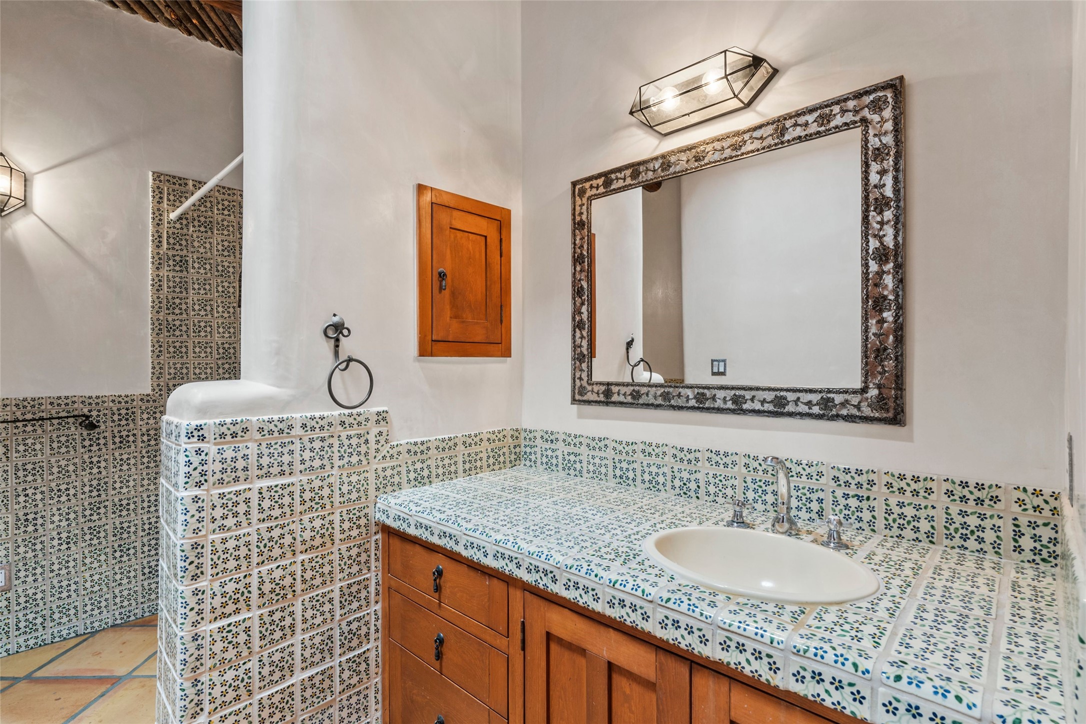 1863 Camino De Cruz Blanca