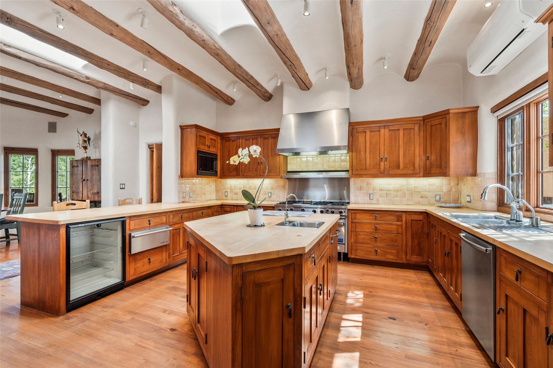 1863 Camino De Cruz Blanca