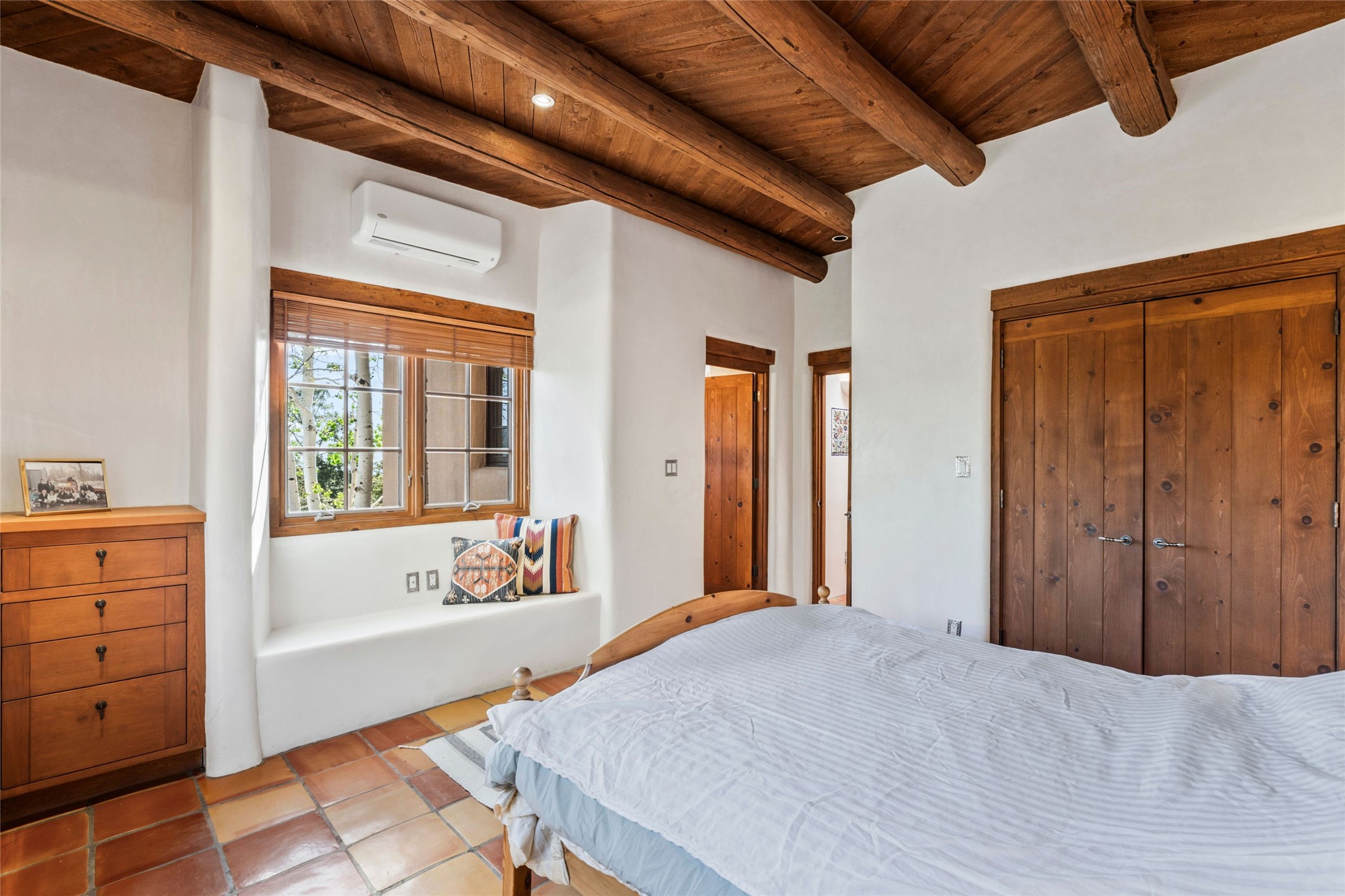 1863 Camino De Cruz Blanca