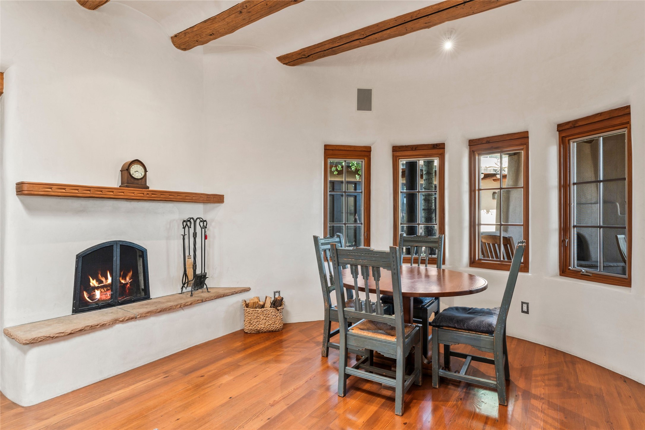 1863 Camino De Cruz Blanca