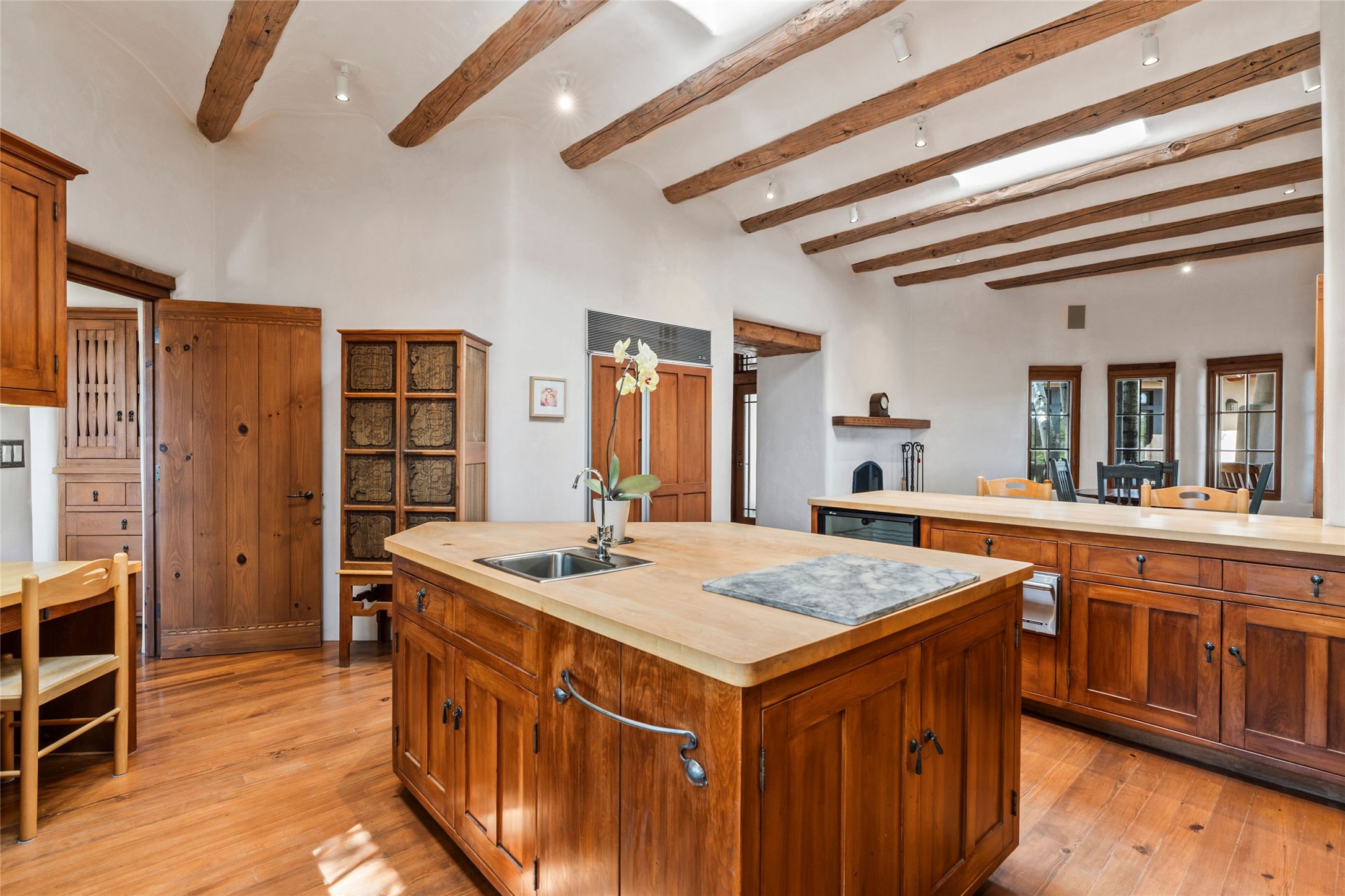 1863 Camino De Cruz Blanca