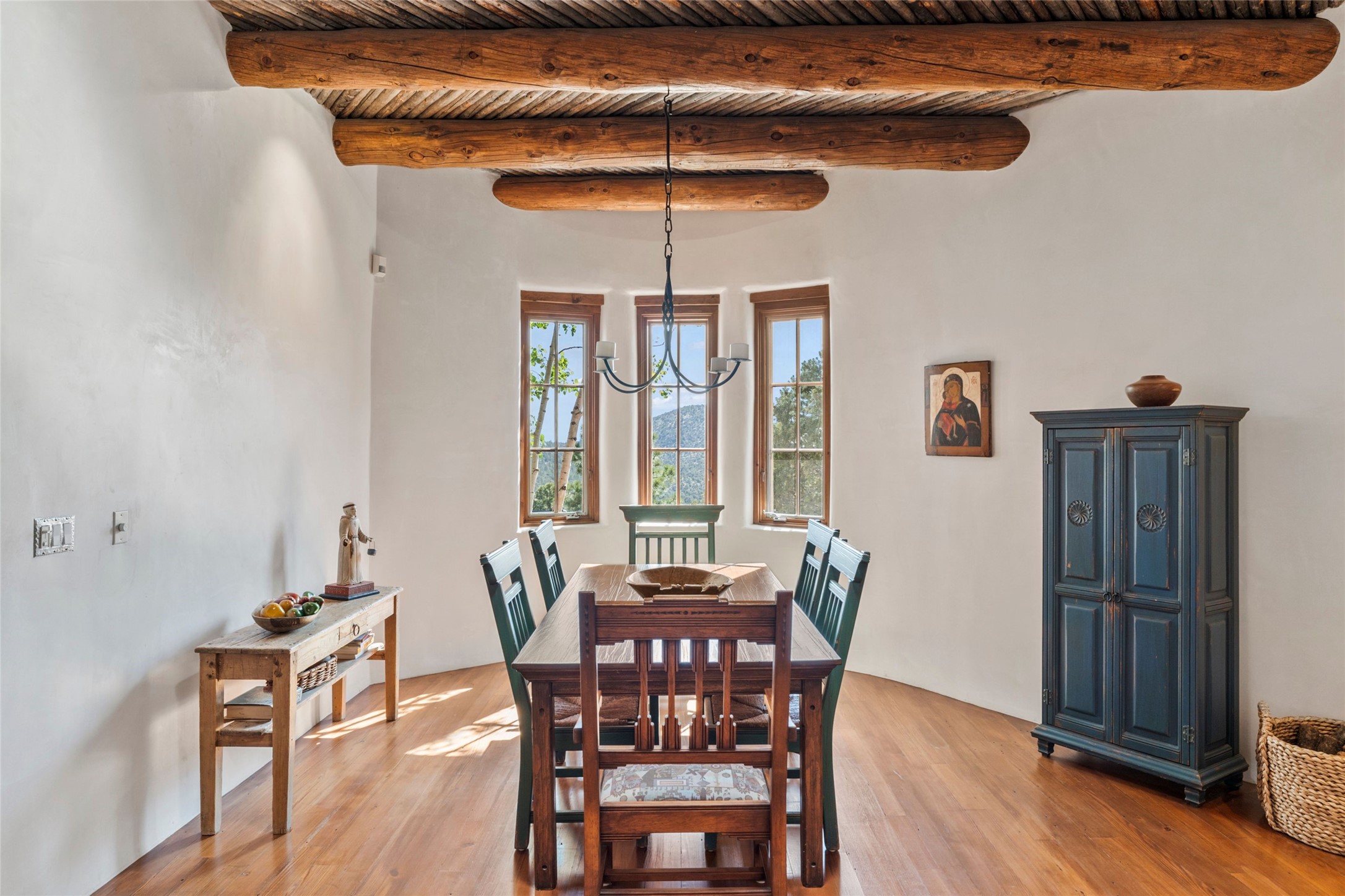 1863 Camino De Cruz Blanca