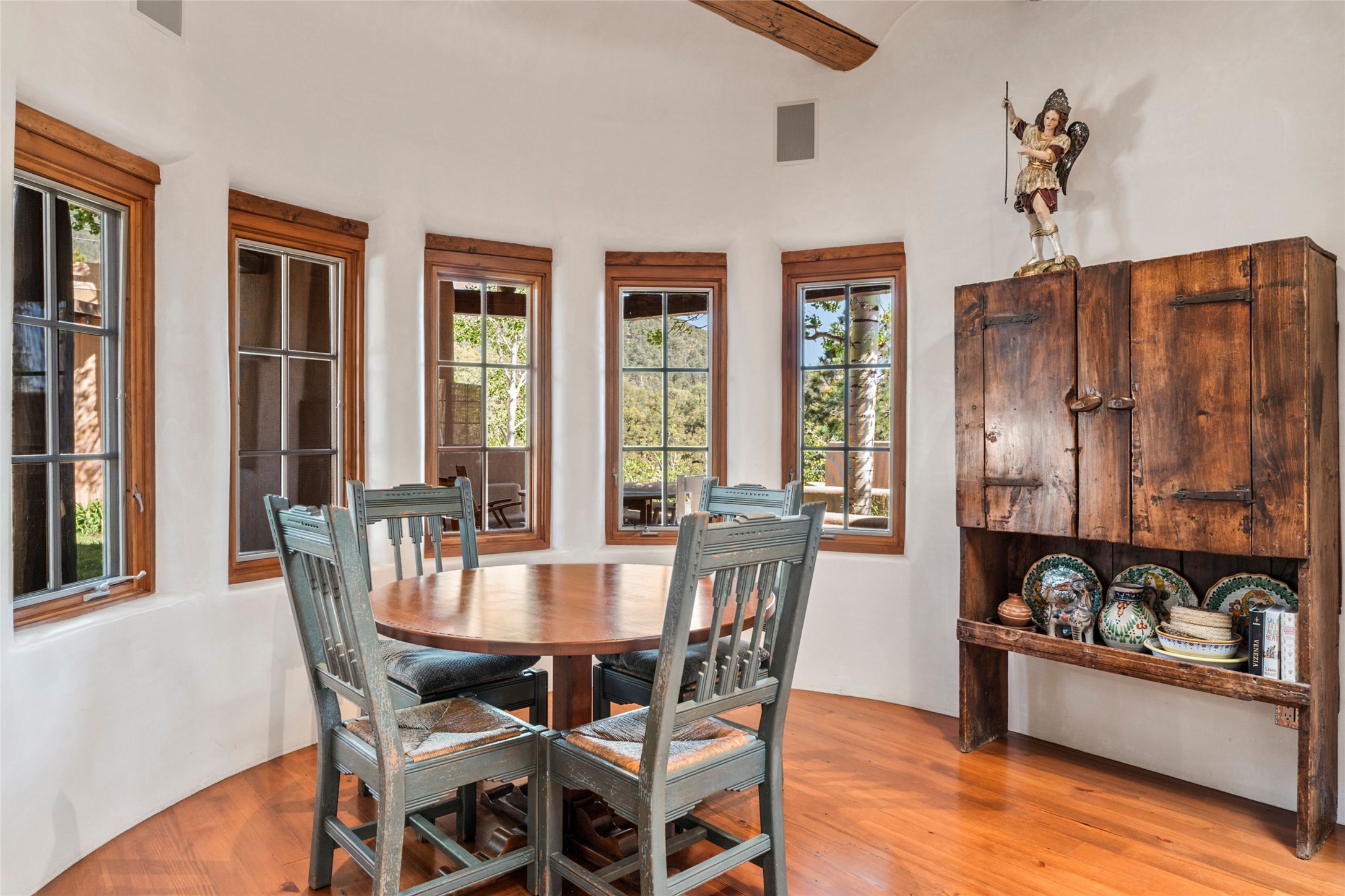 1863 Camino De Cruz Blanca