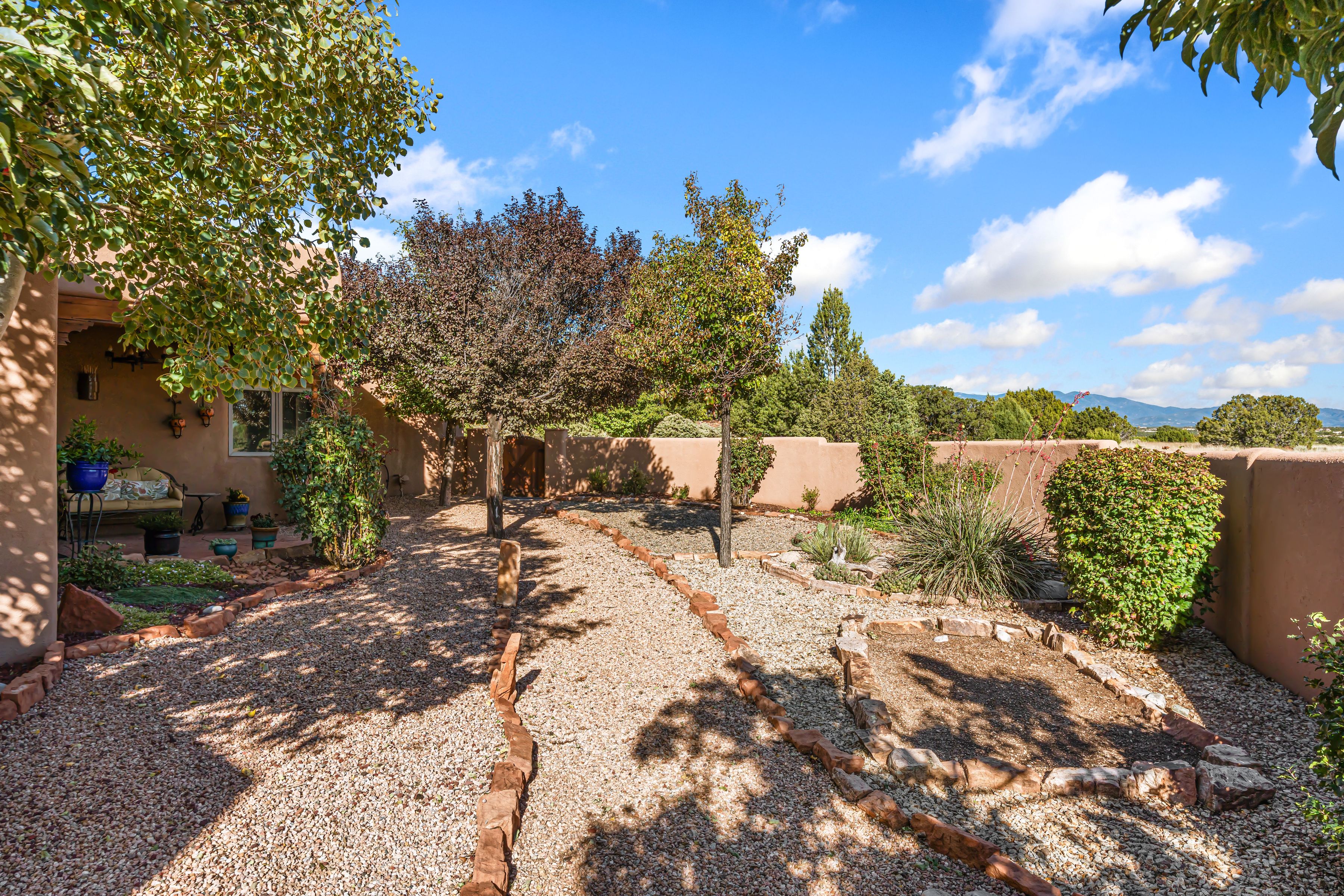 8 High Ridge Road