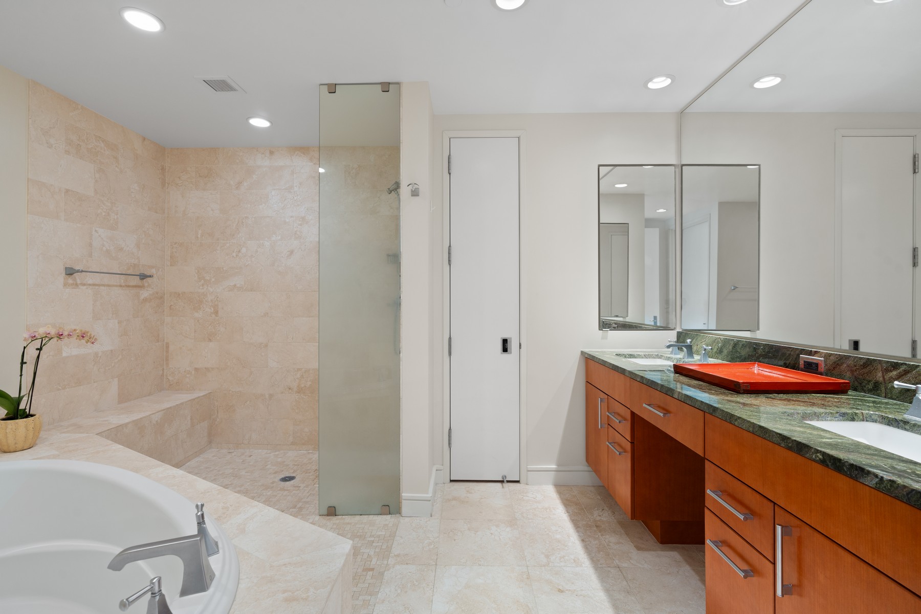 1288 Ala Moana Blvd #31D