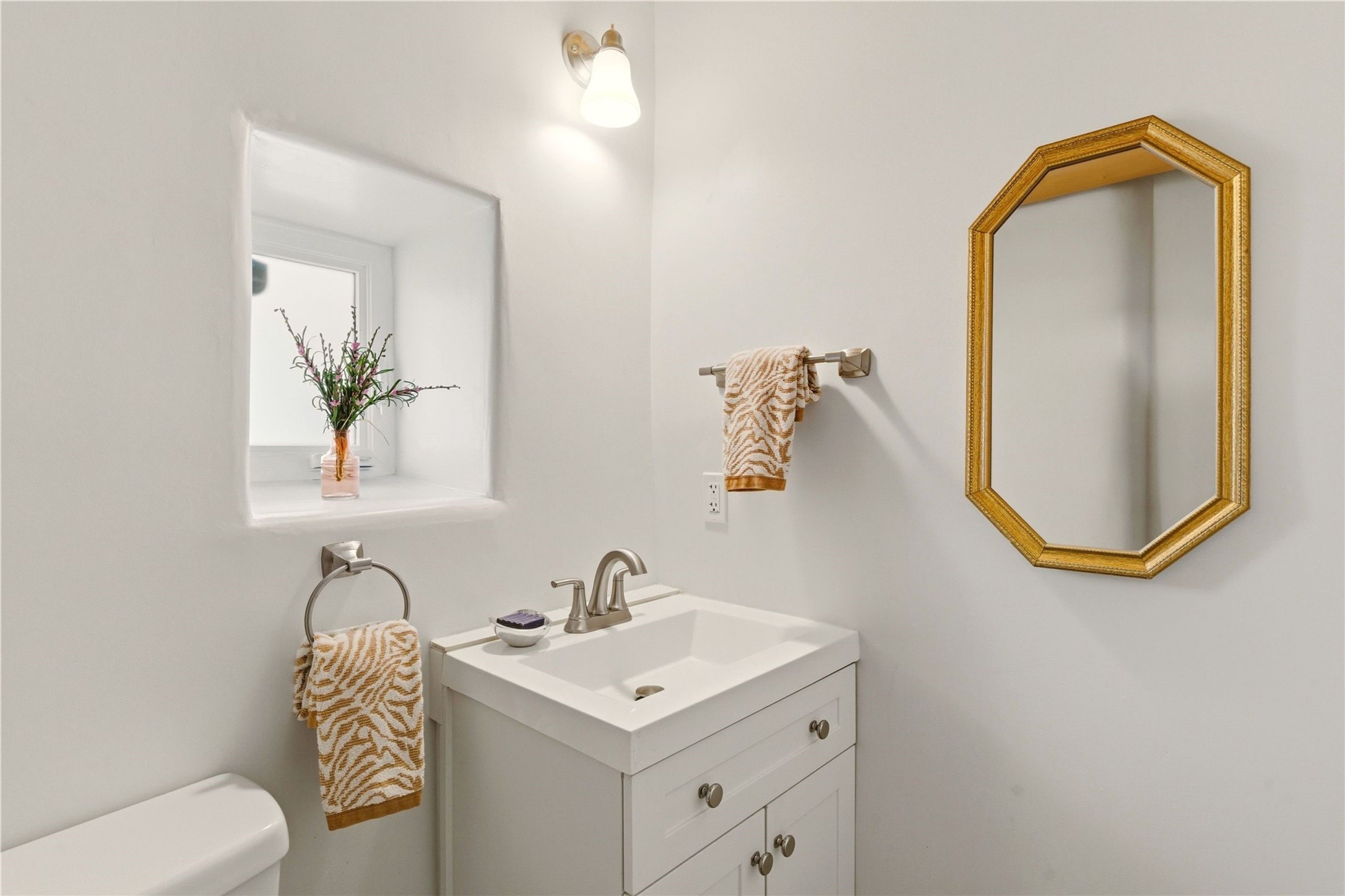 512 Acequia Madre A/B