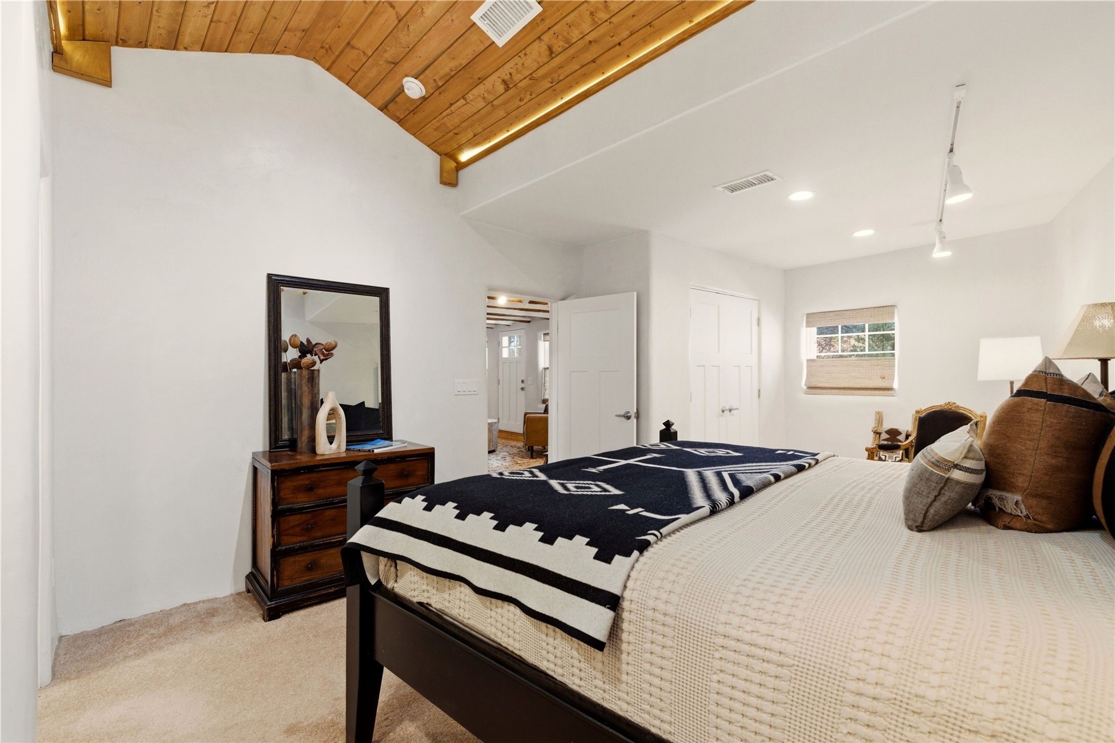 512 Acequia Madre A/B