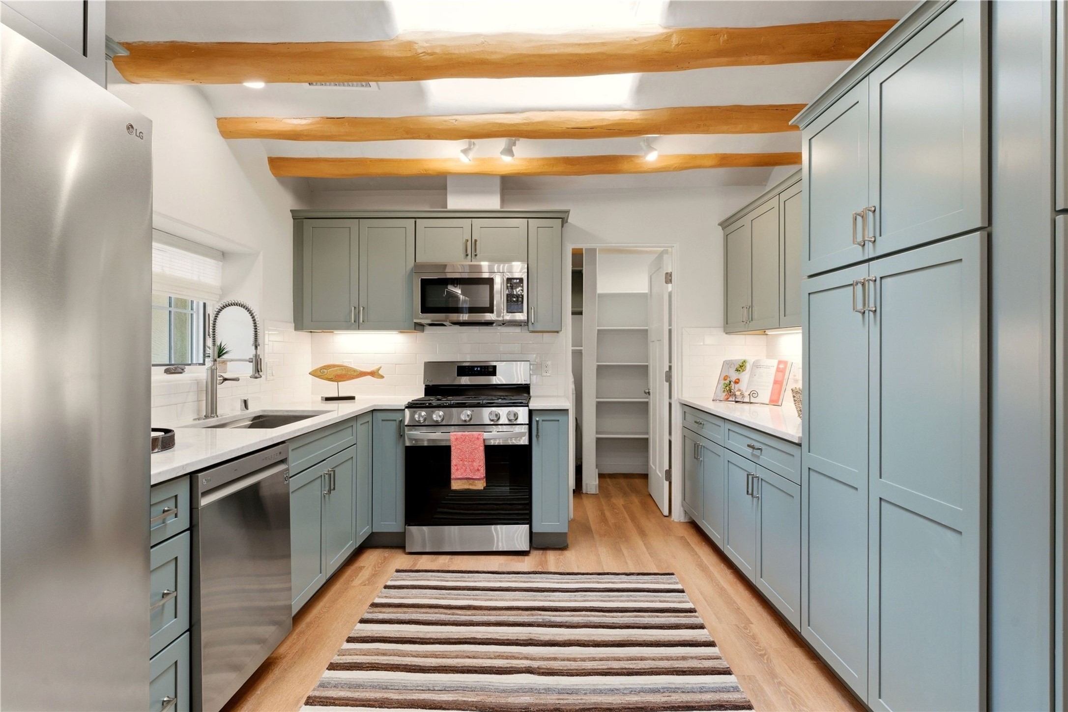 512 Acequia Madre A/B