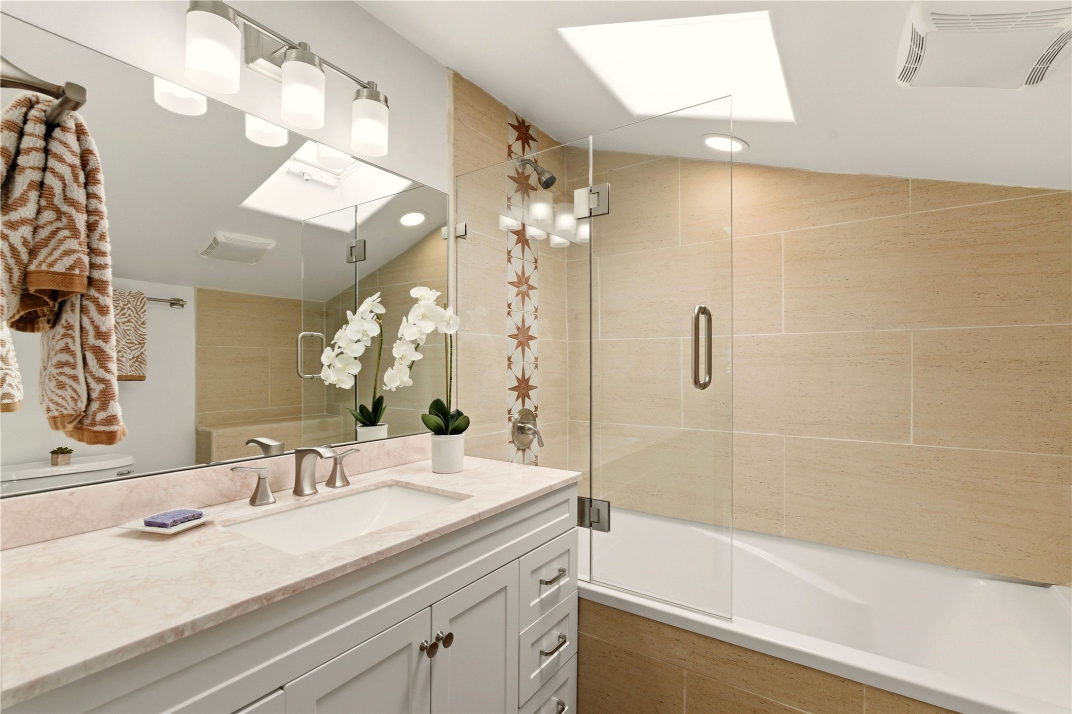 512 Acequia Madre A/B