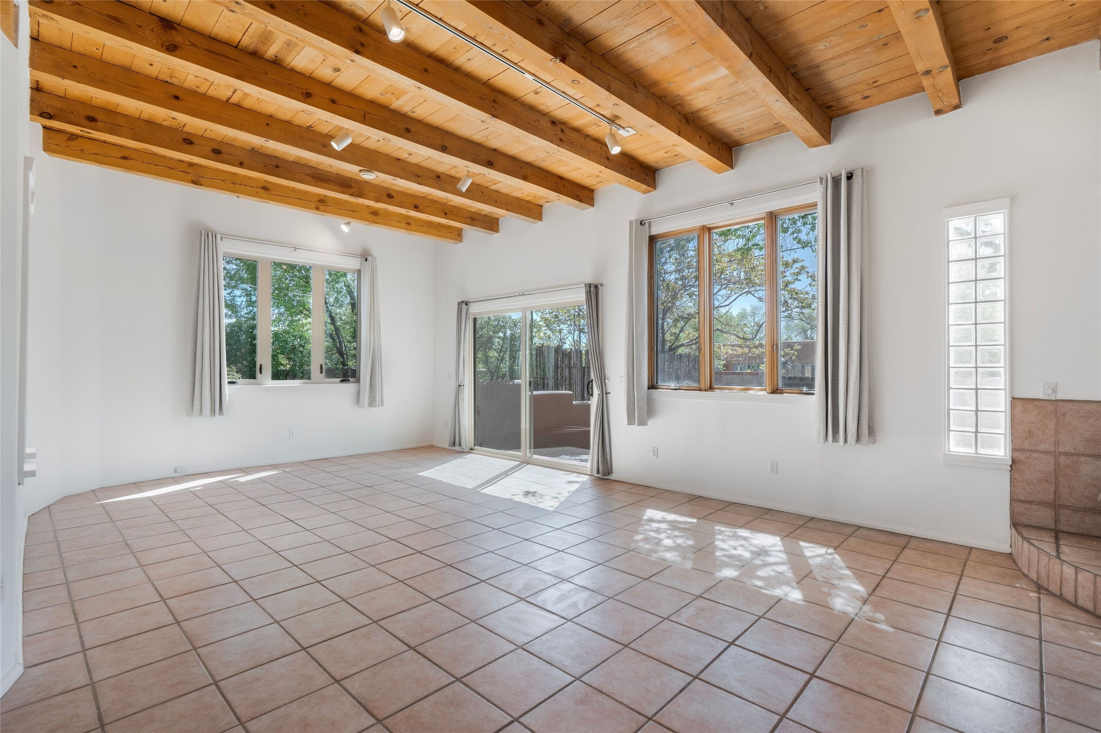 1445 Santa Cruz Drive 