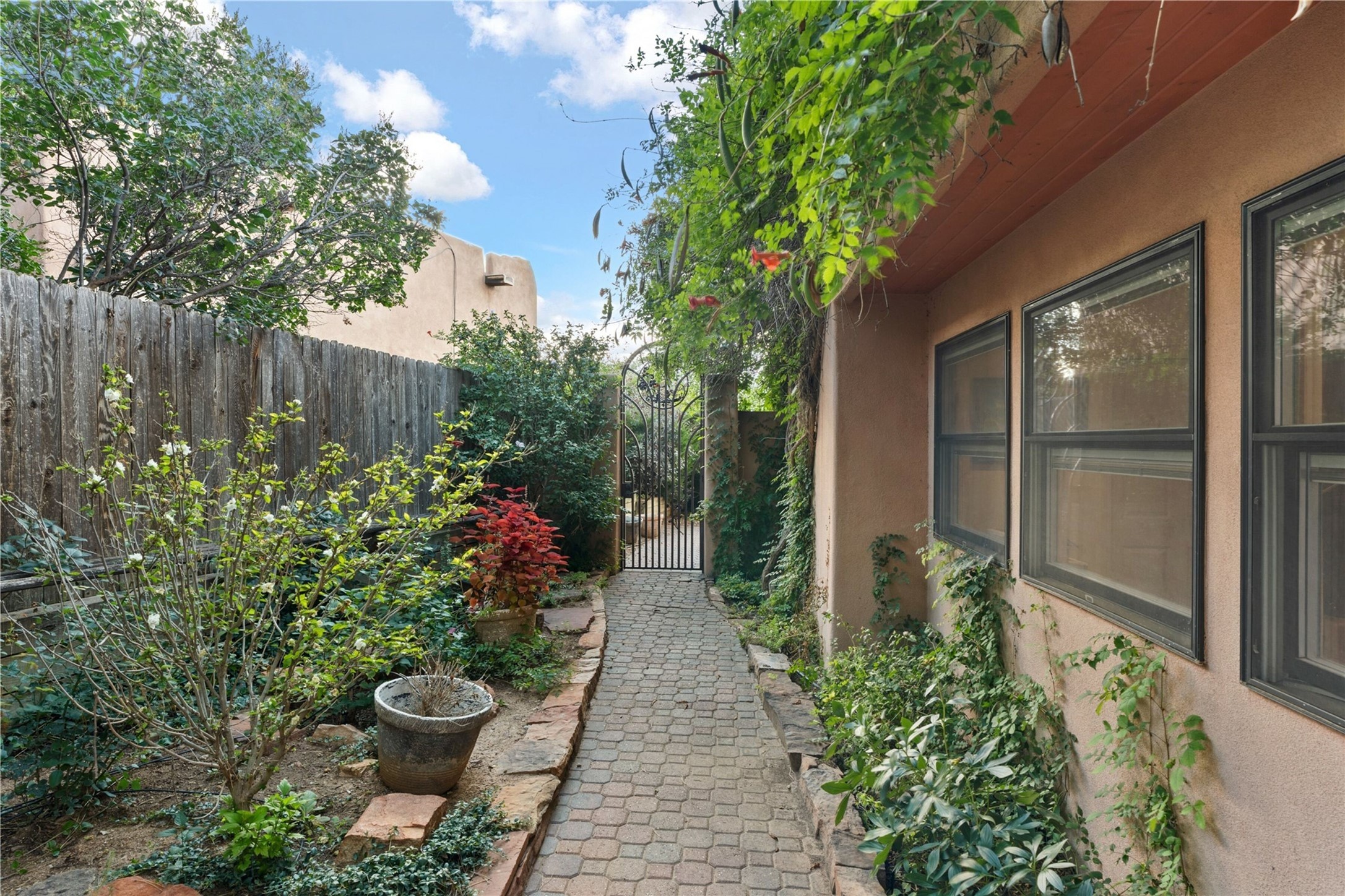 3209 Casa Rinconada 