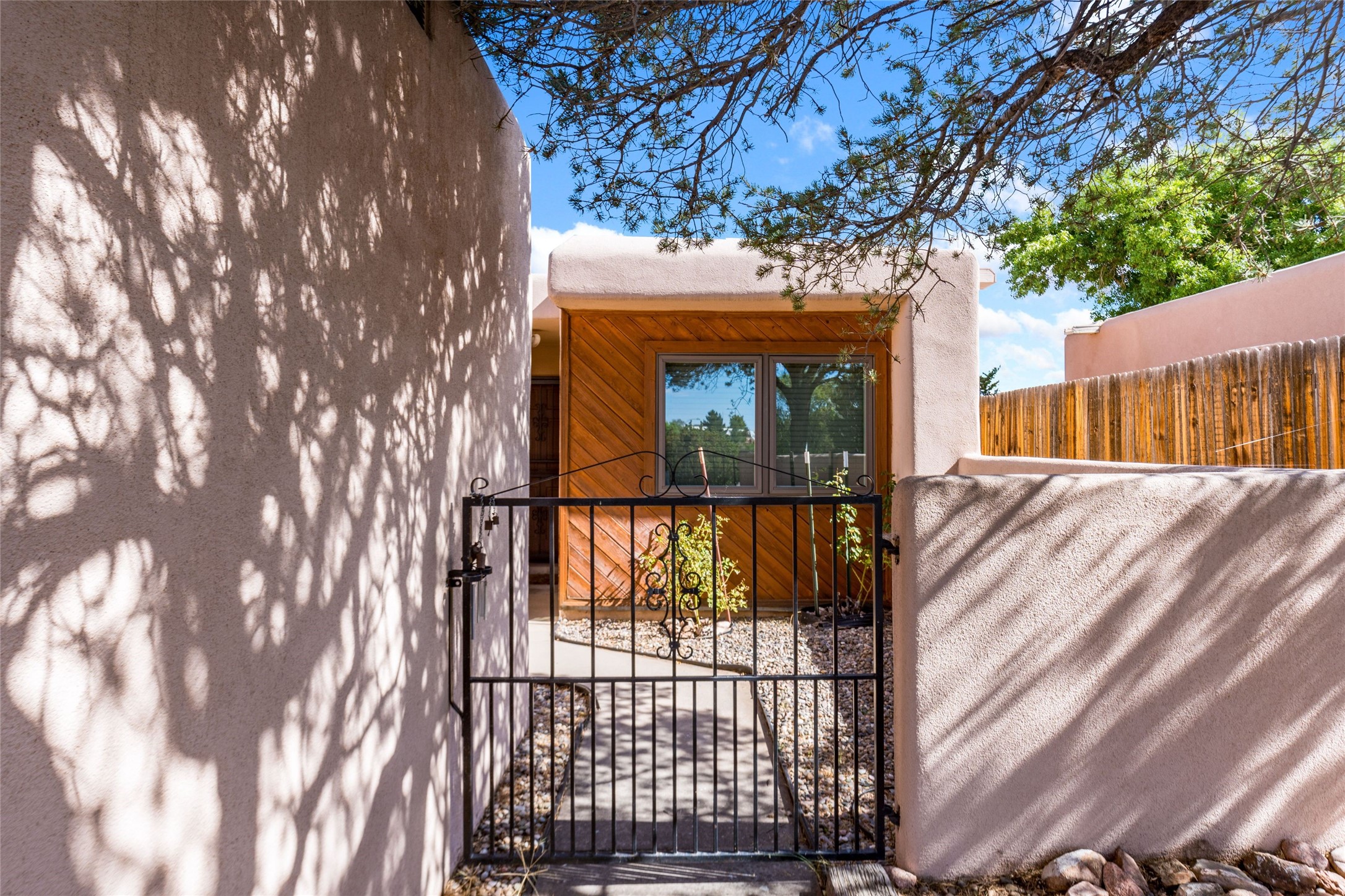2312 Calle Luminoso 