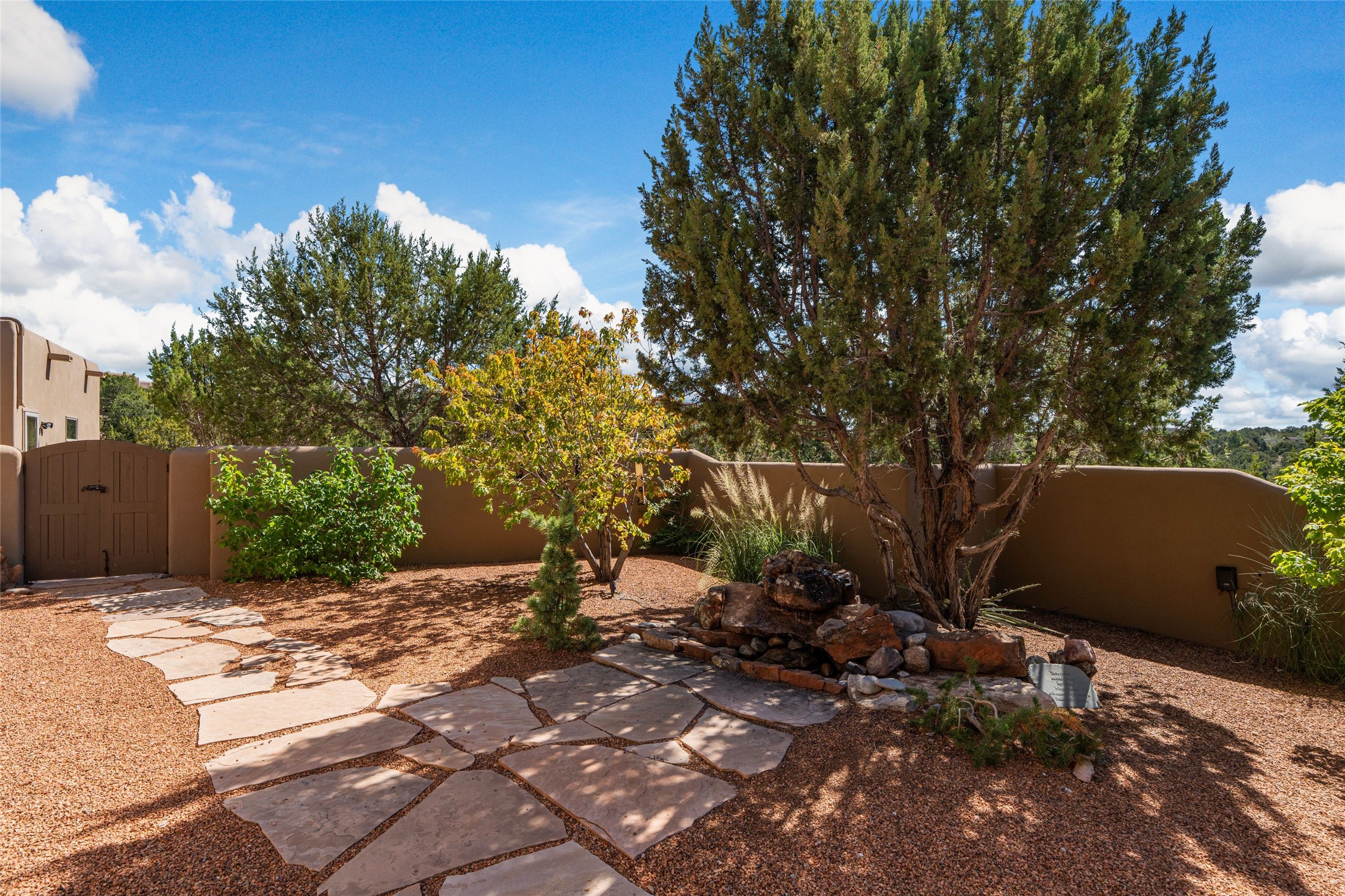 16 B Camino Calabasas 