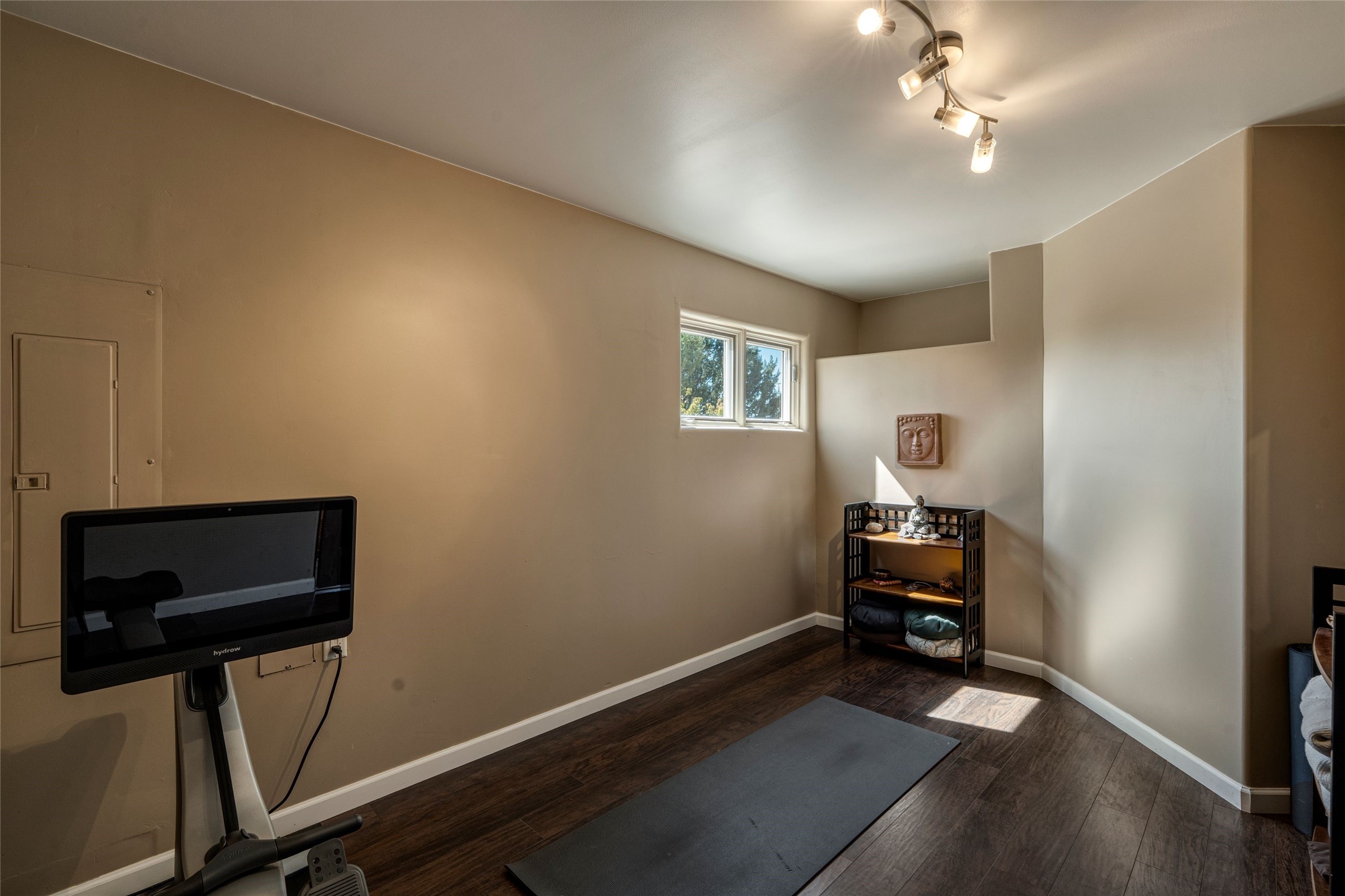 16 B Camino Calabasas 