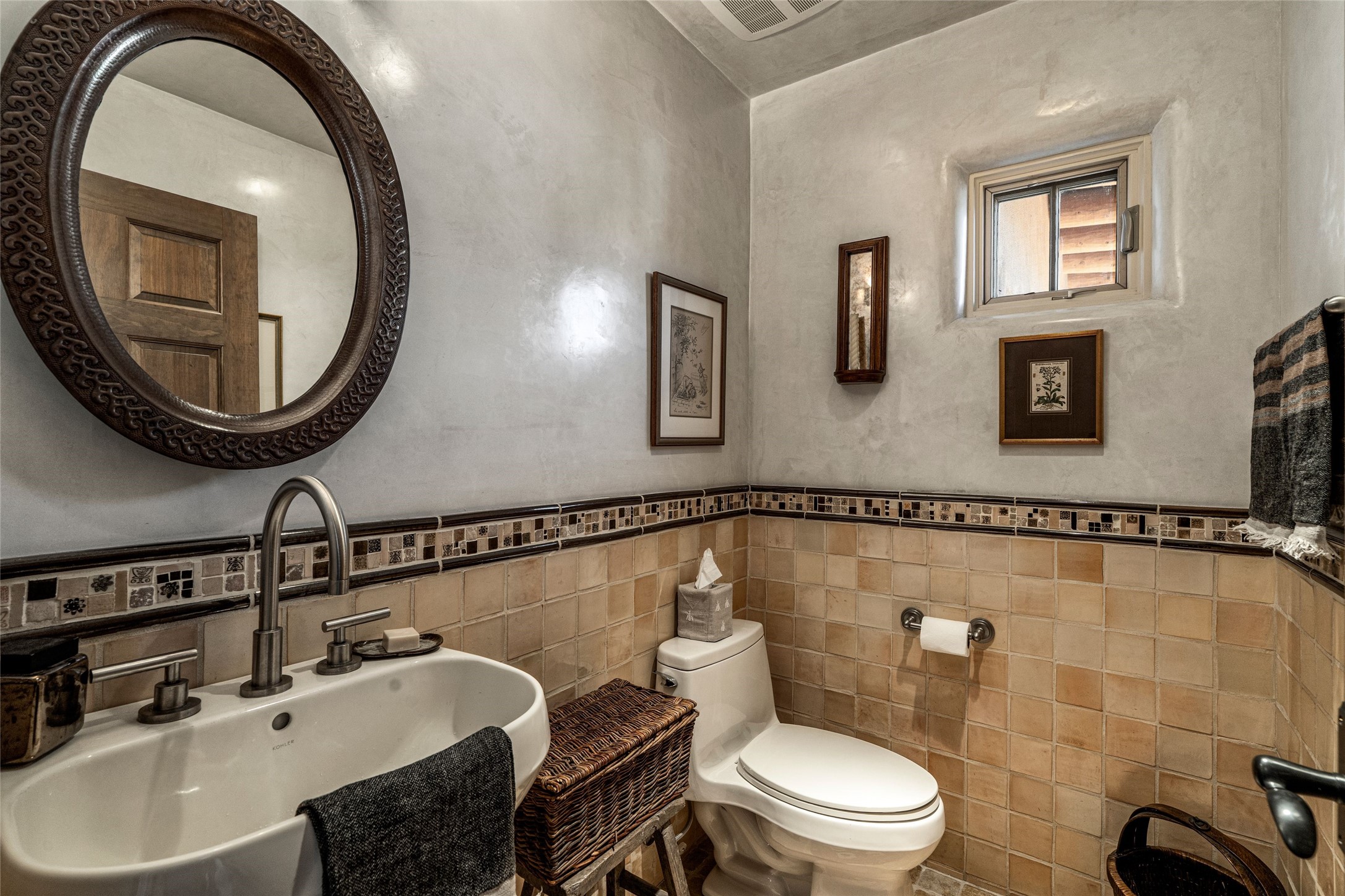 16 B Camino Calabasas 