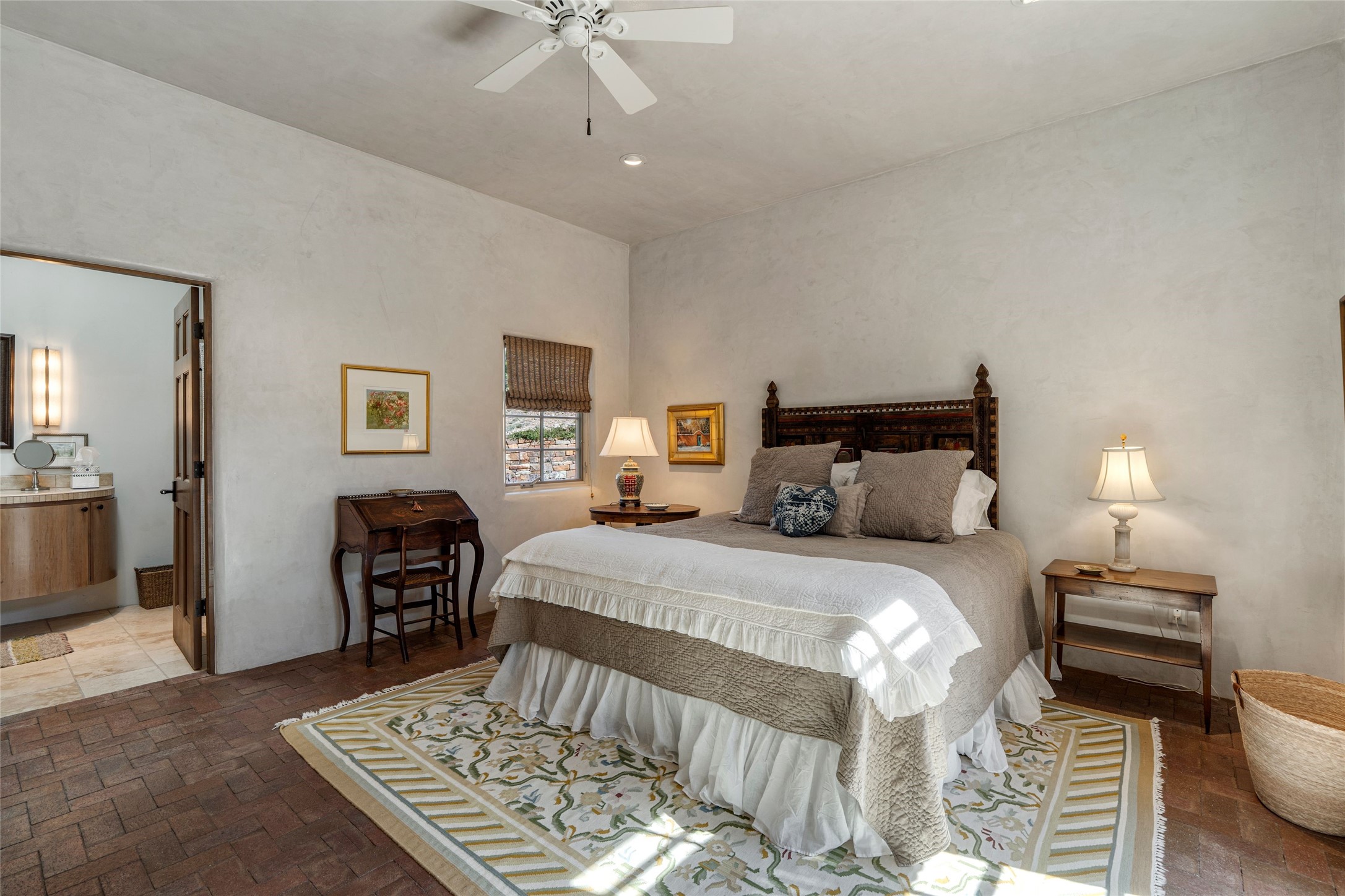16 B Camino Calabasas 