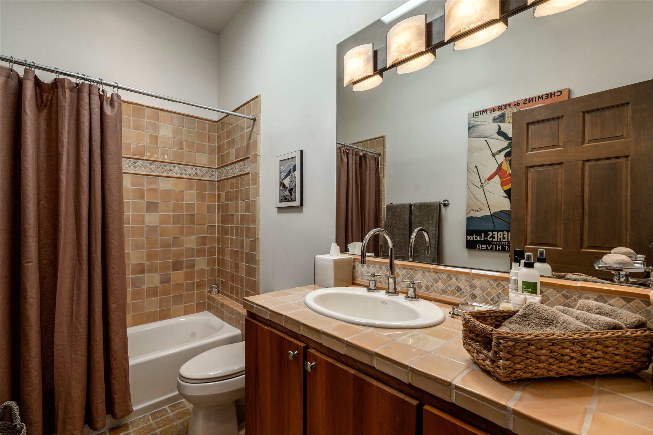 16 B Camino Calabasas 