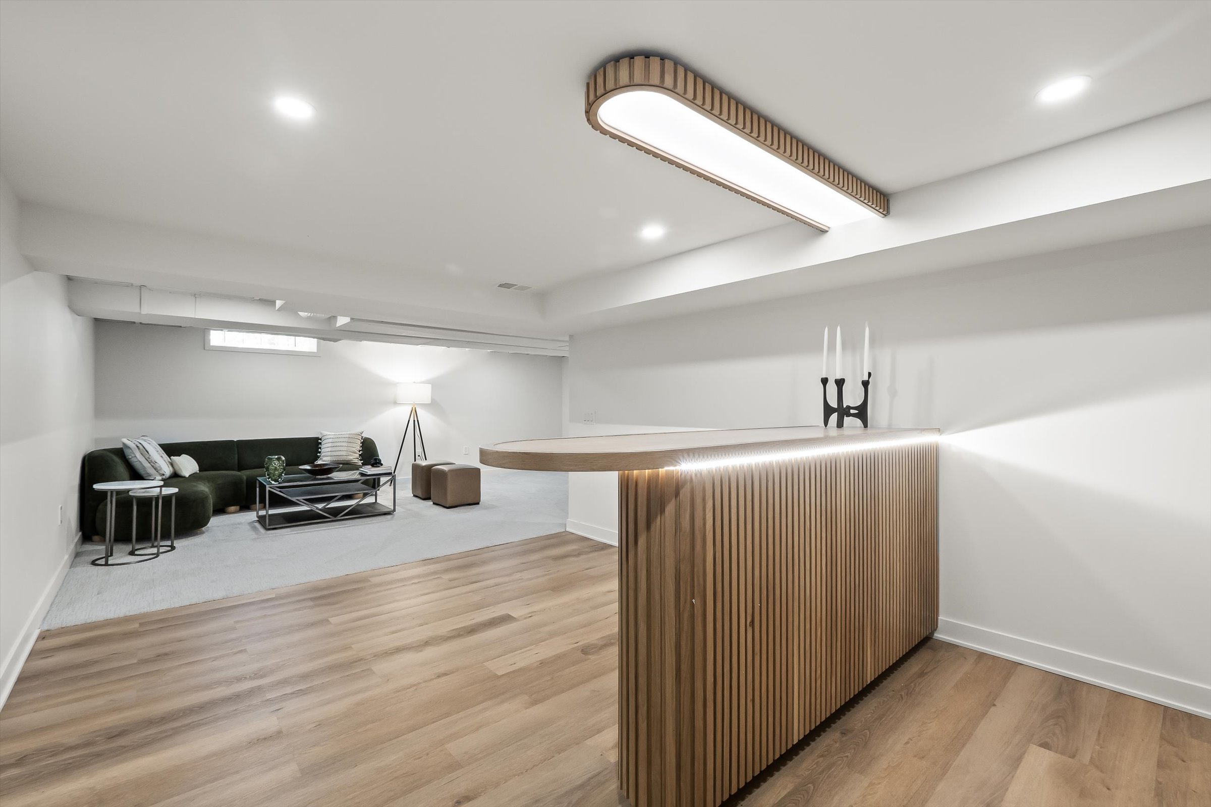 4340 Charing Cross Road