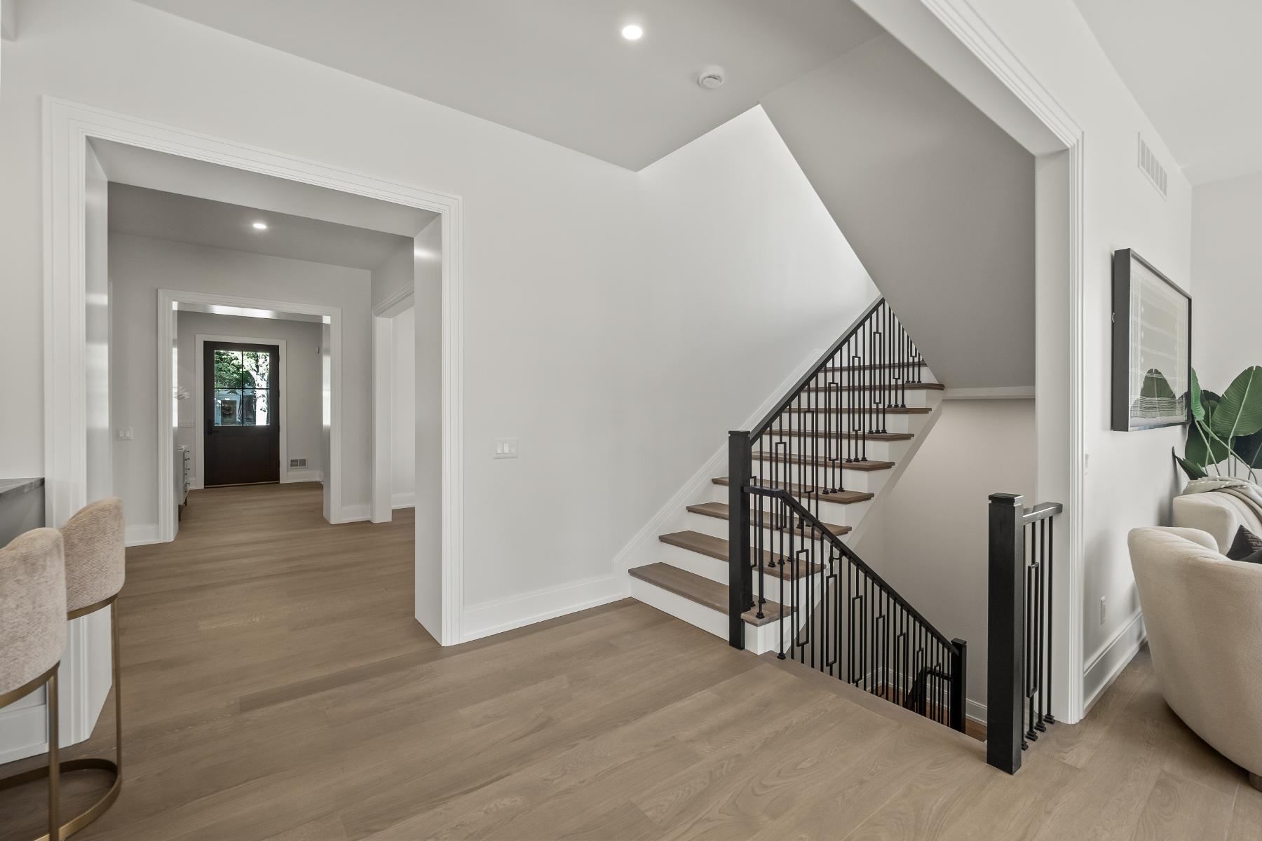 1120 Lyonhurst Street