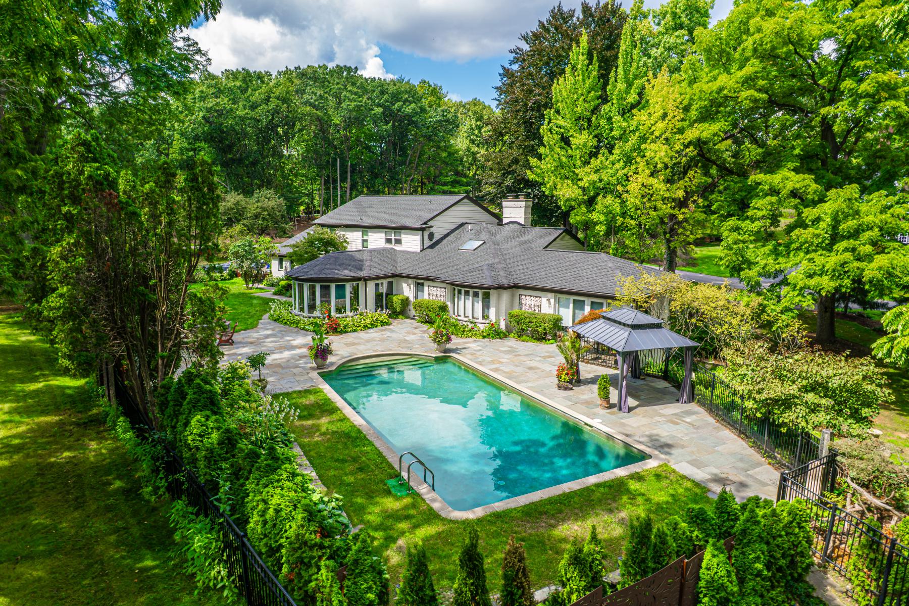 1381 Echo Lane