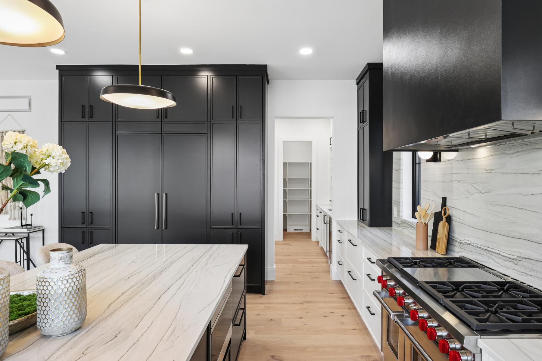 1094 Lincoln Court