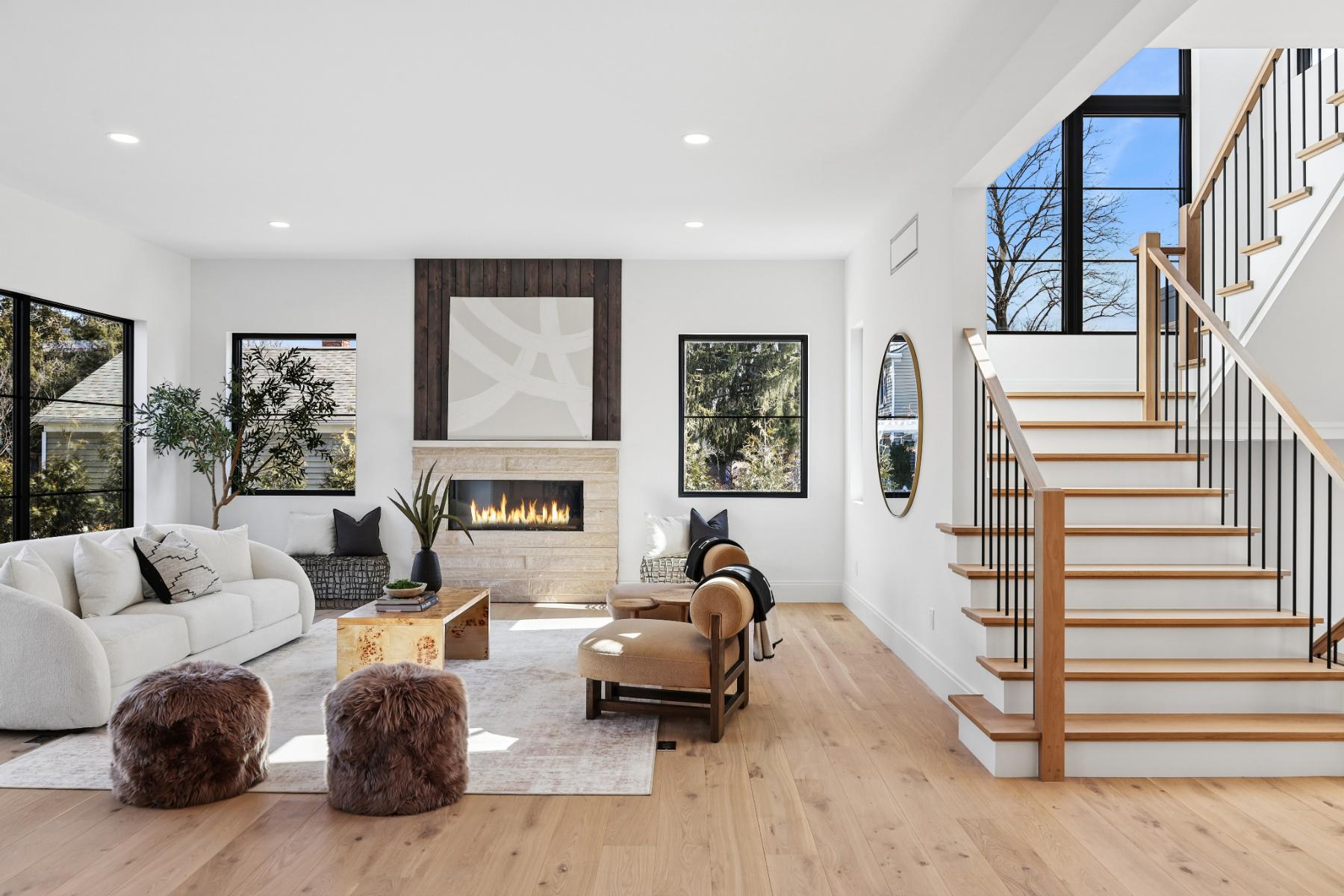 1094 Lincoln Court