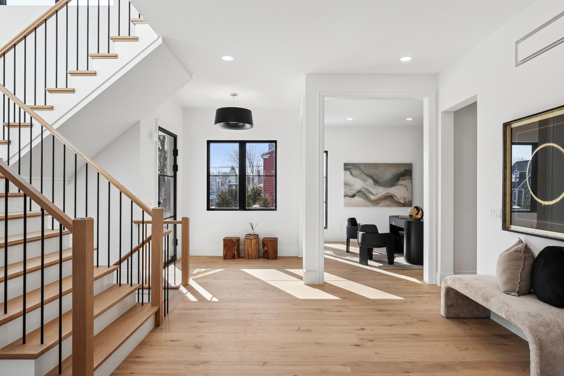1094 Lincoln Court
