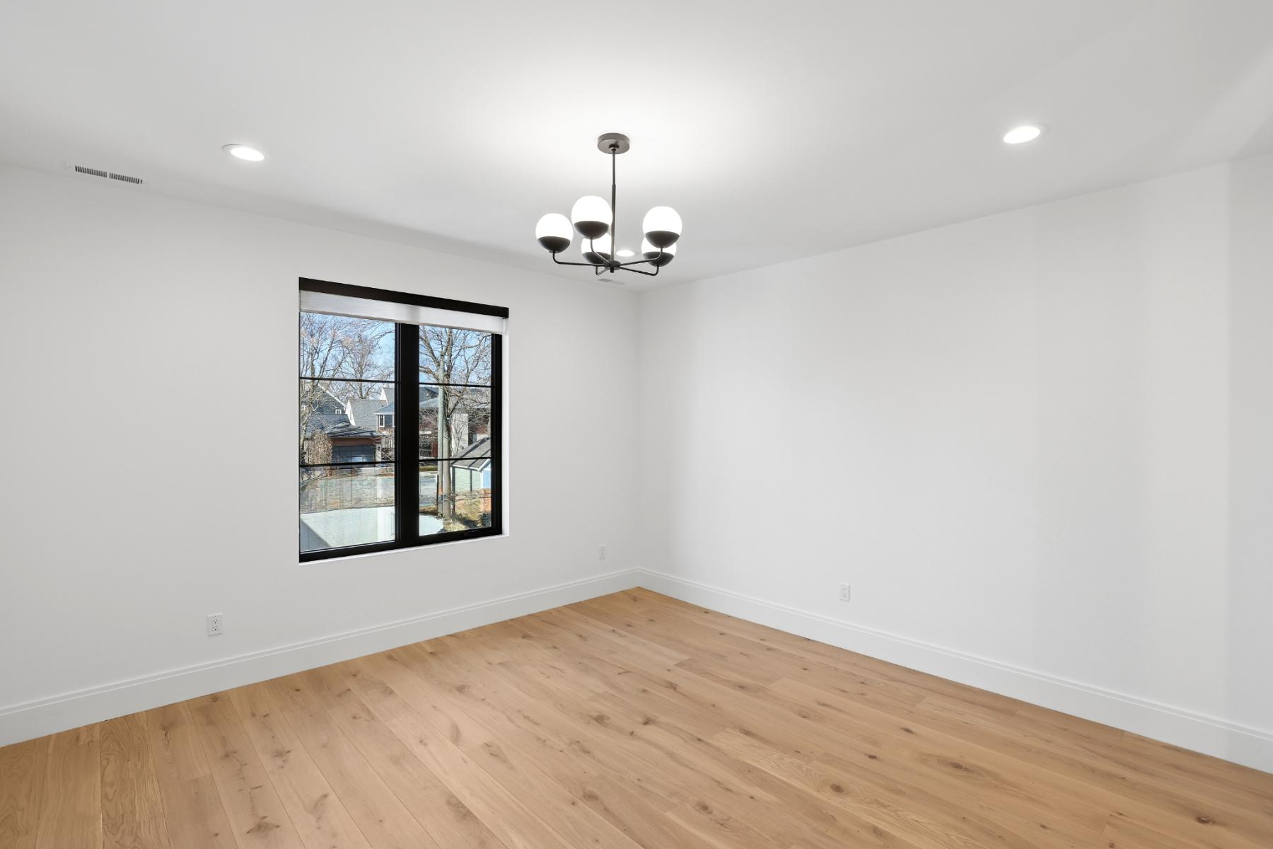 1094 Lincoln Court