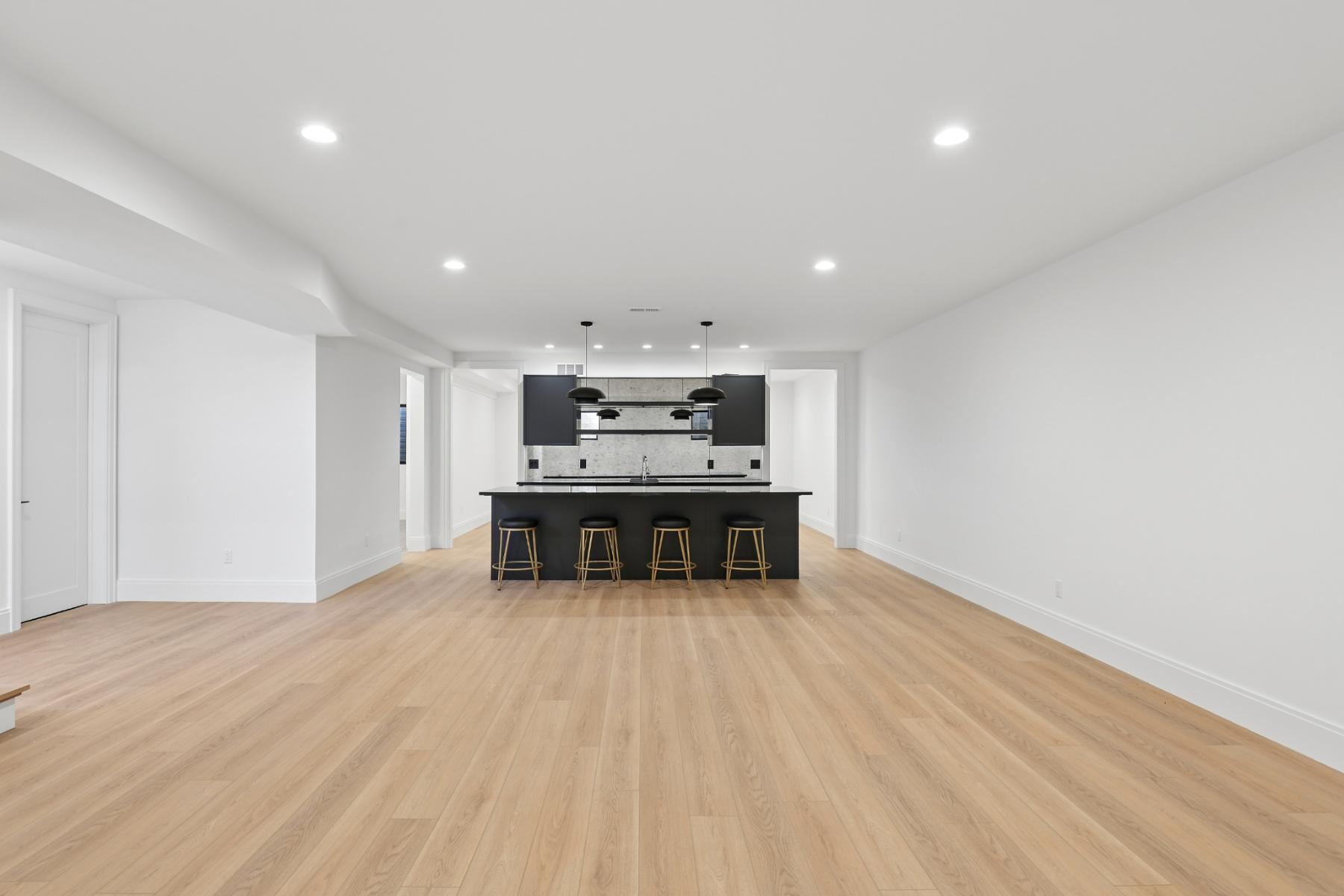 1094 Lincoln Court