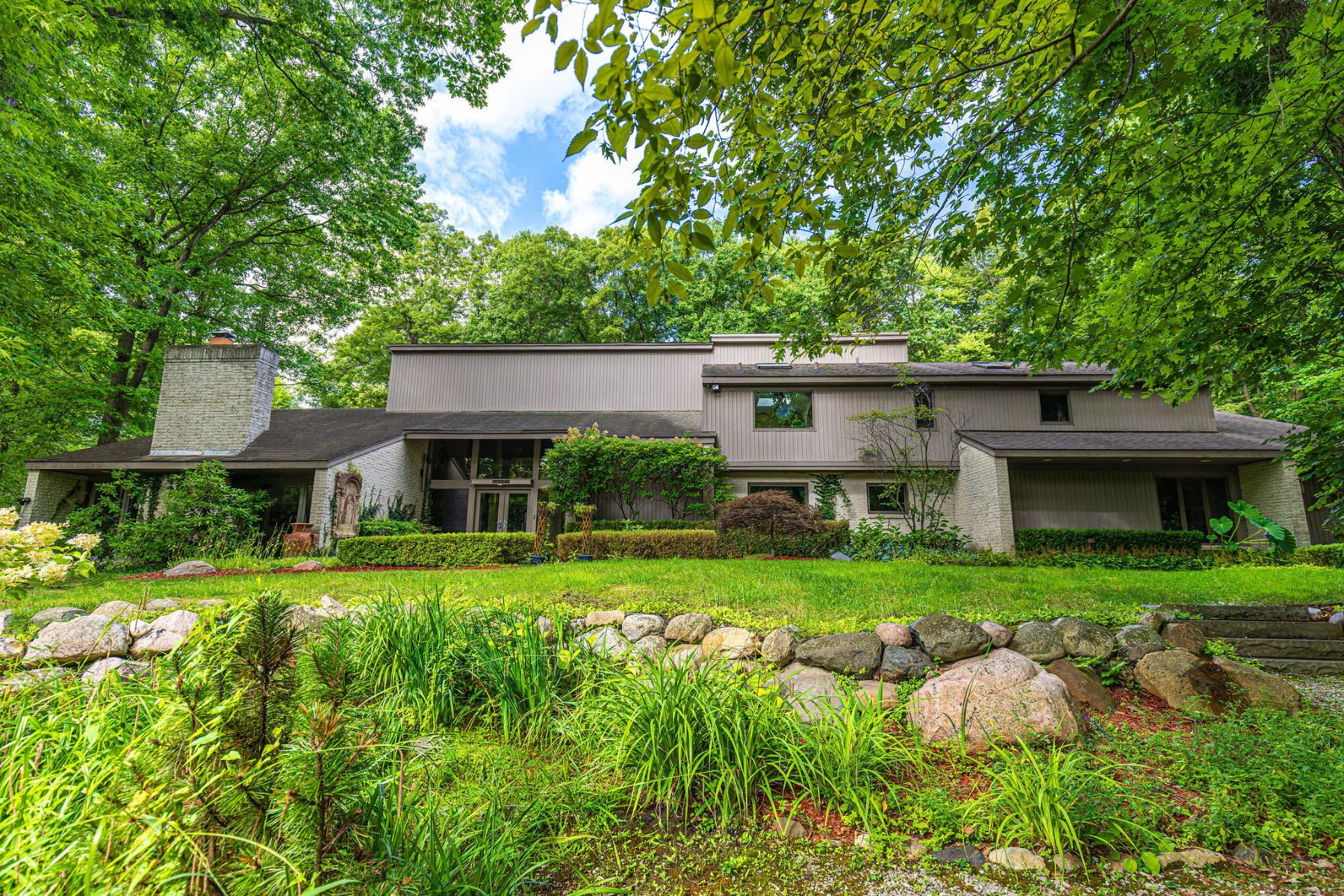 28575 Danvers Court