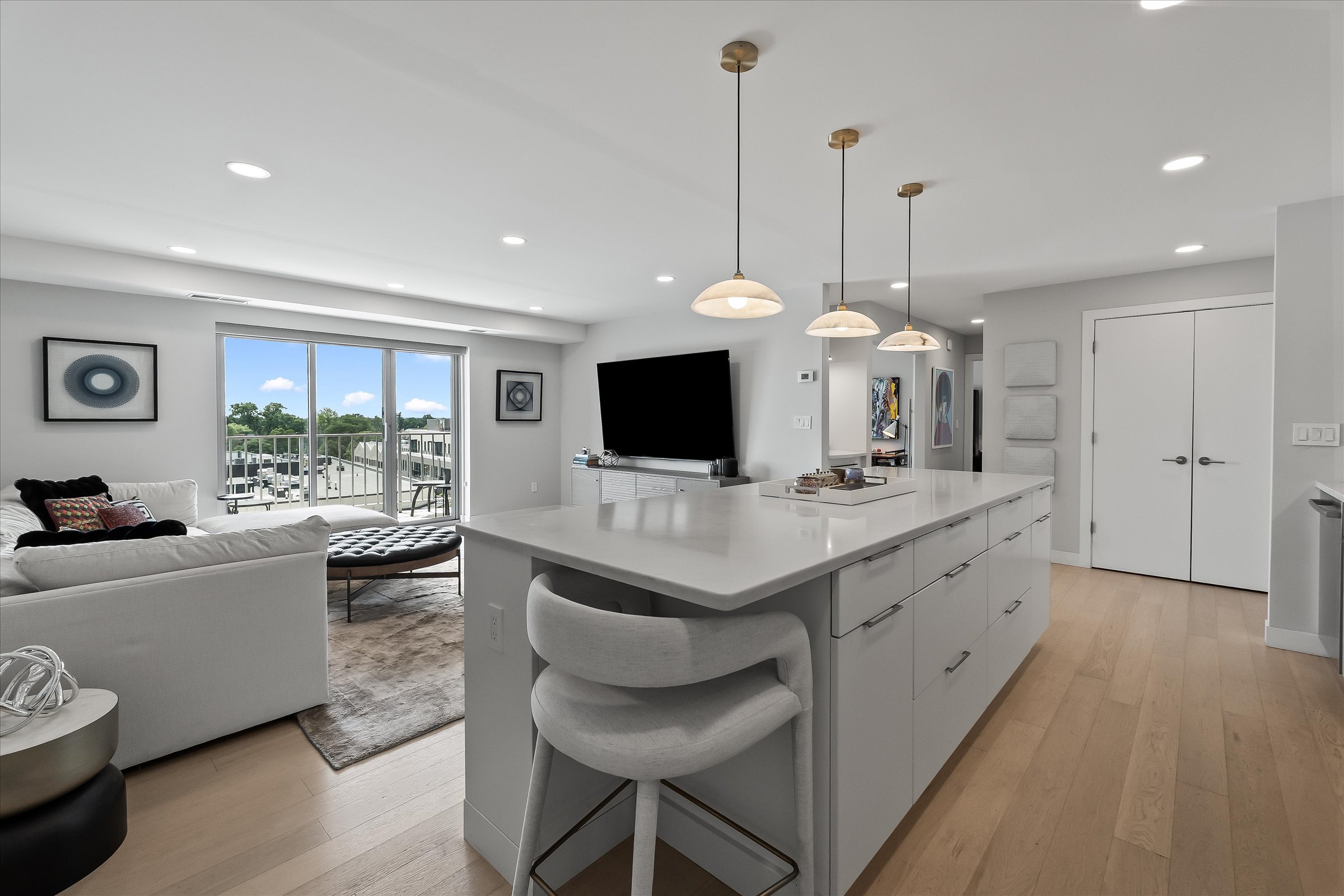 411 S Old Woodward Avenue 704
