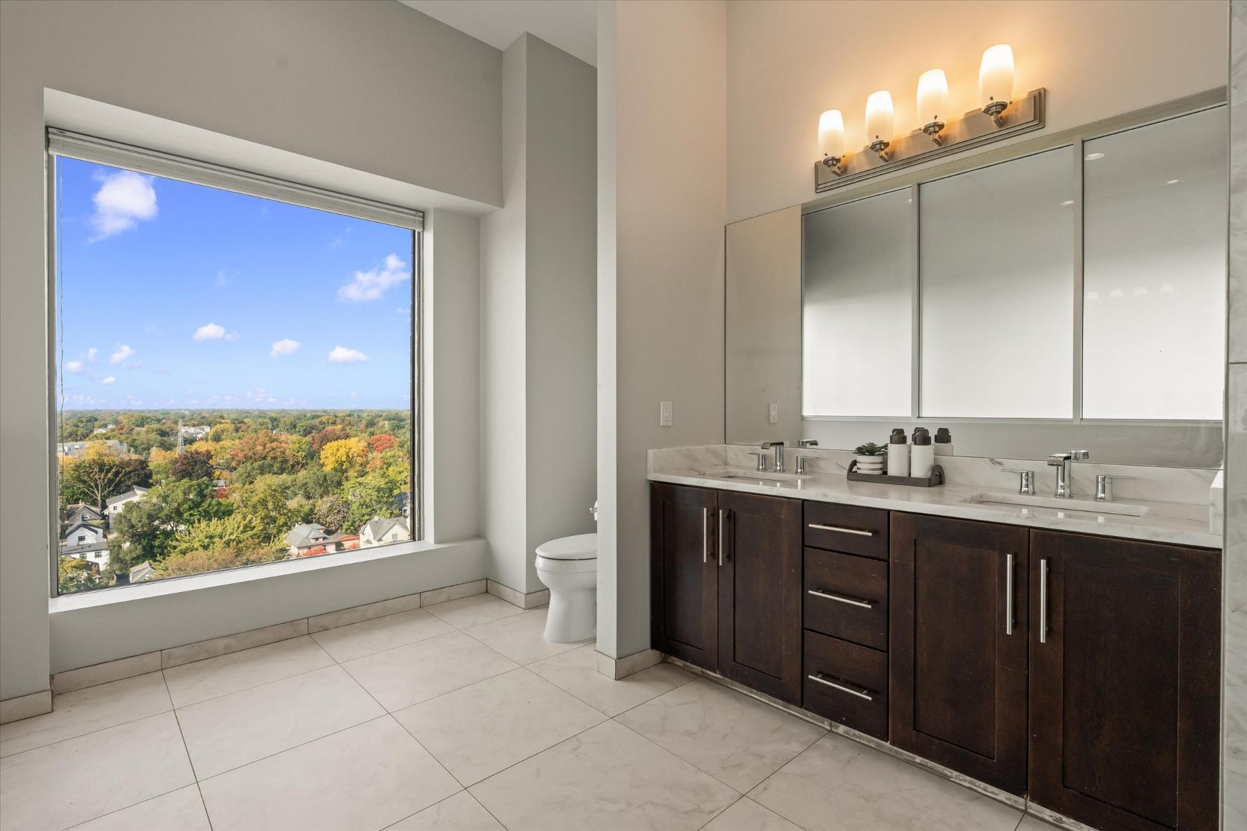 350 N Main Street Unit 911