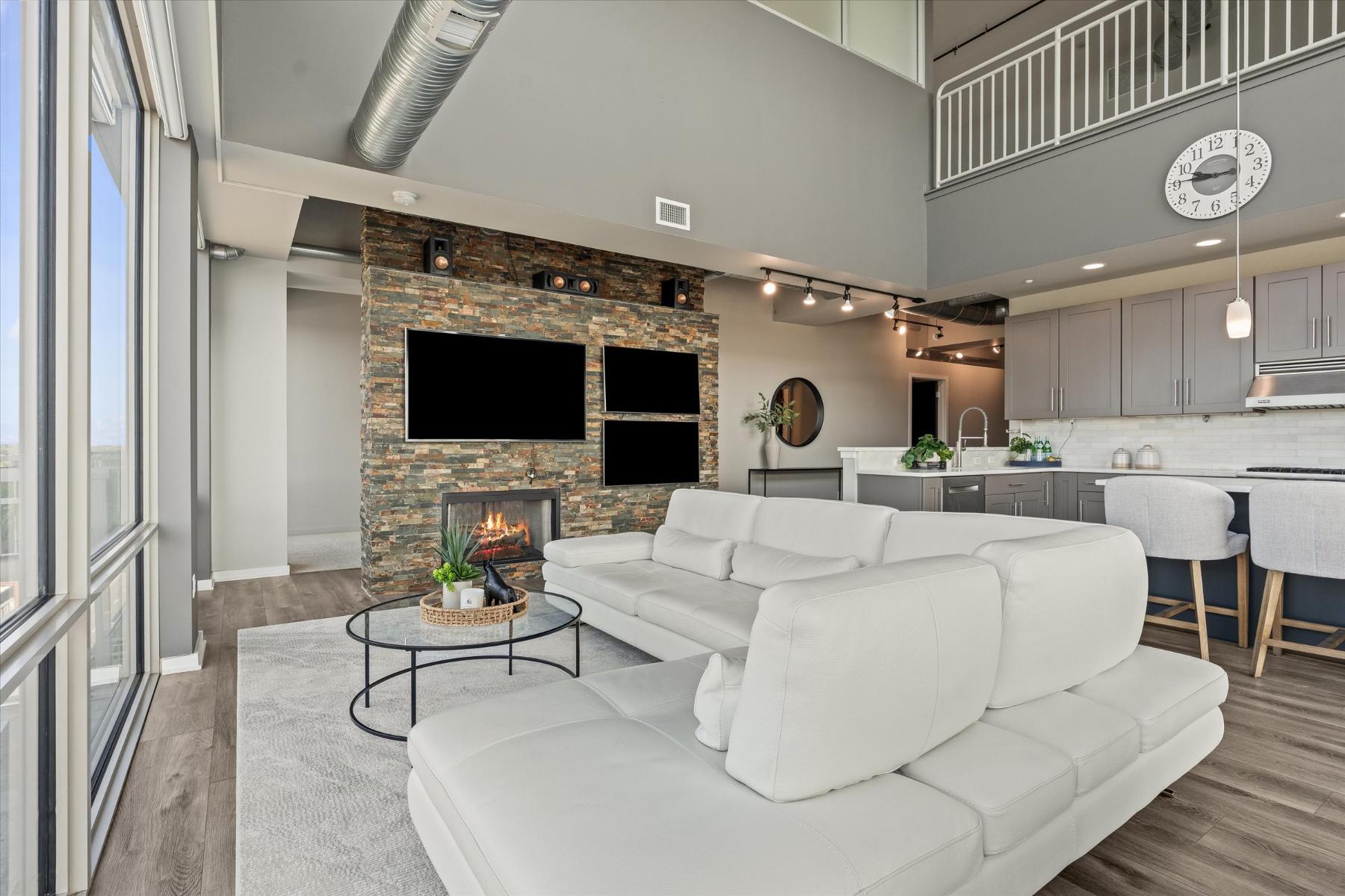 350 N Main Street Unit 911