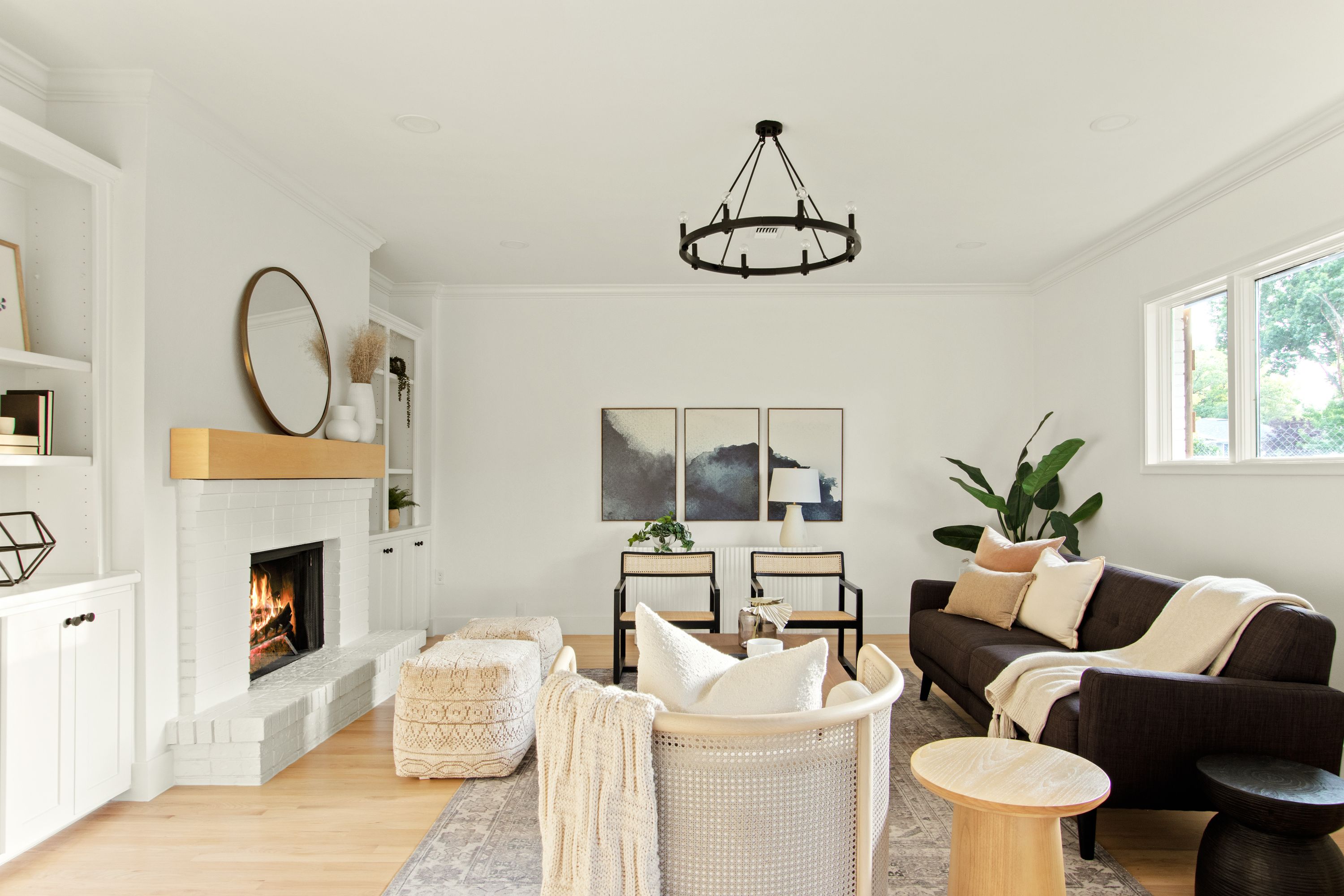 9003 Leaside Drive 