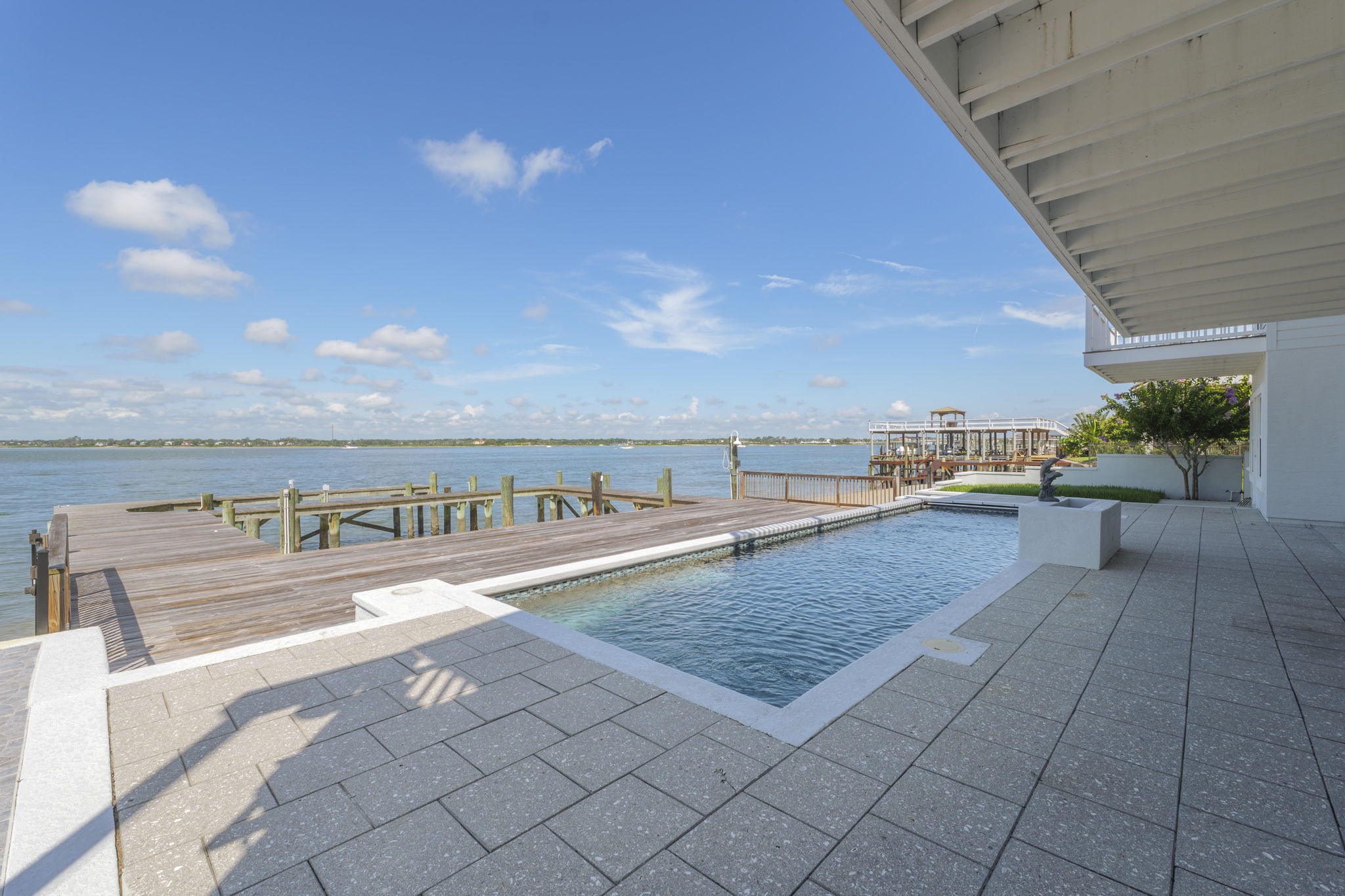 401 Porpoise Point Drive 