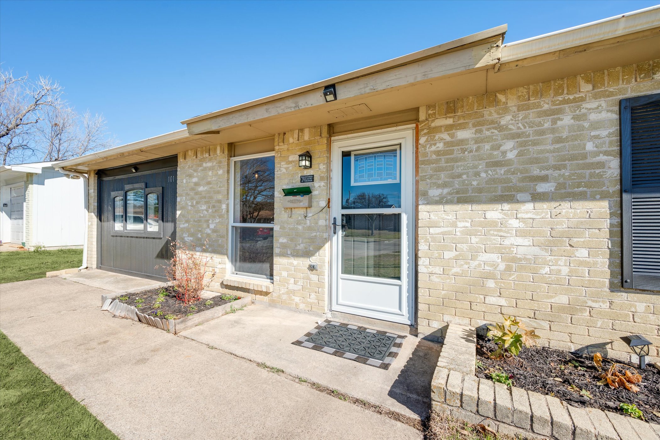 101 Fernwood Place 