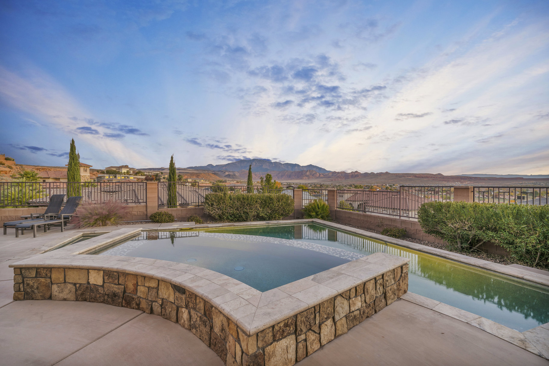 183 N Cliffside Drive 