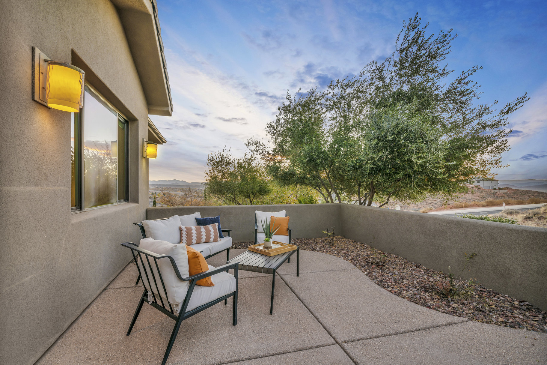 183 N Cliffside Drive 