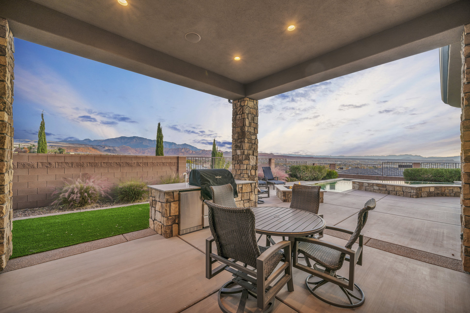 183 N Cliffside Drive 