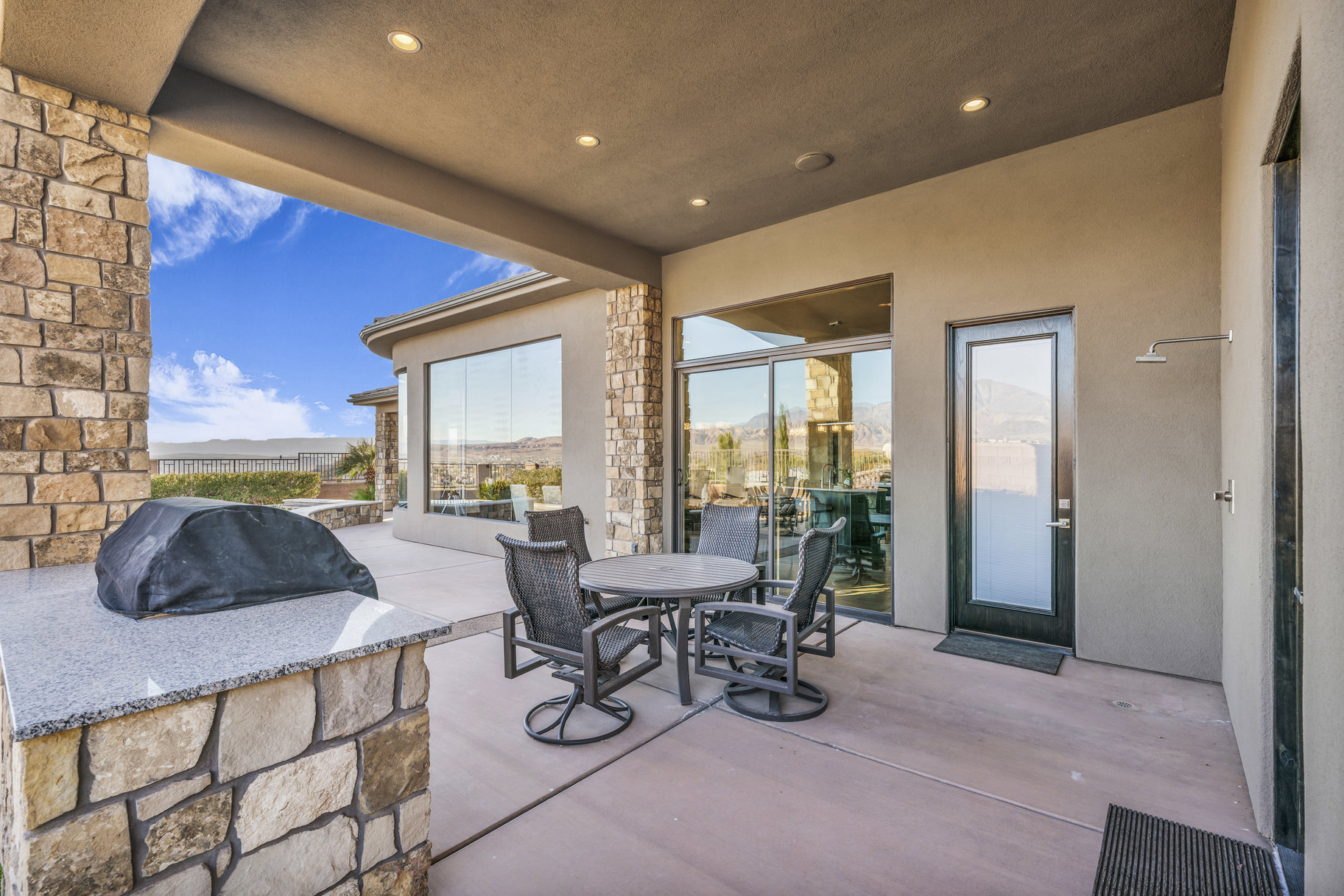 183 N Cliffside Drive 