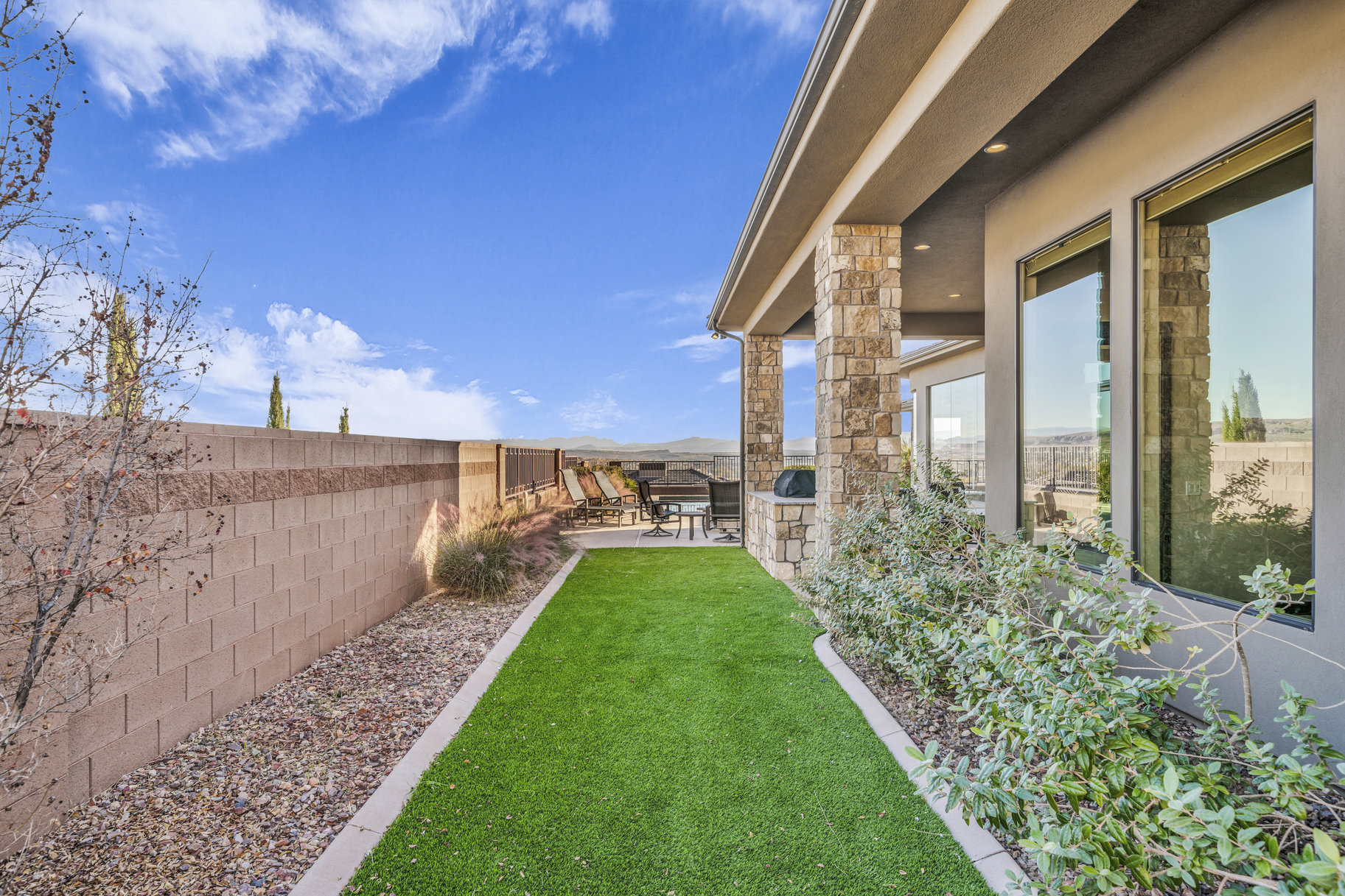 183 N Cliffside Drive 
