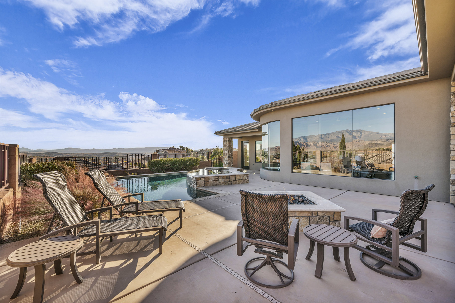 183 N Cliffside Drive 