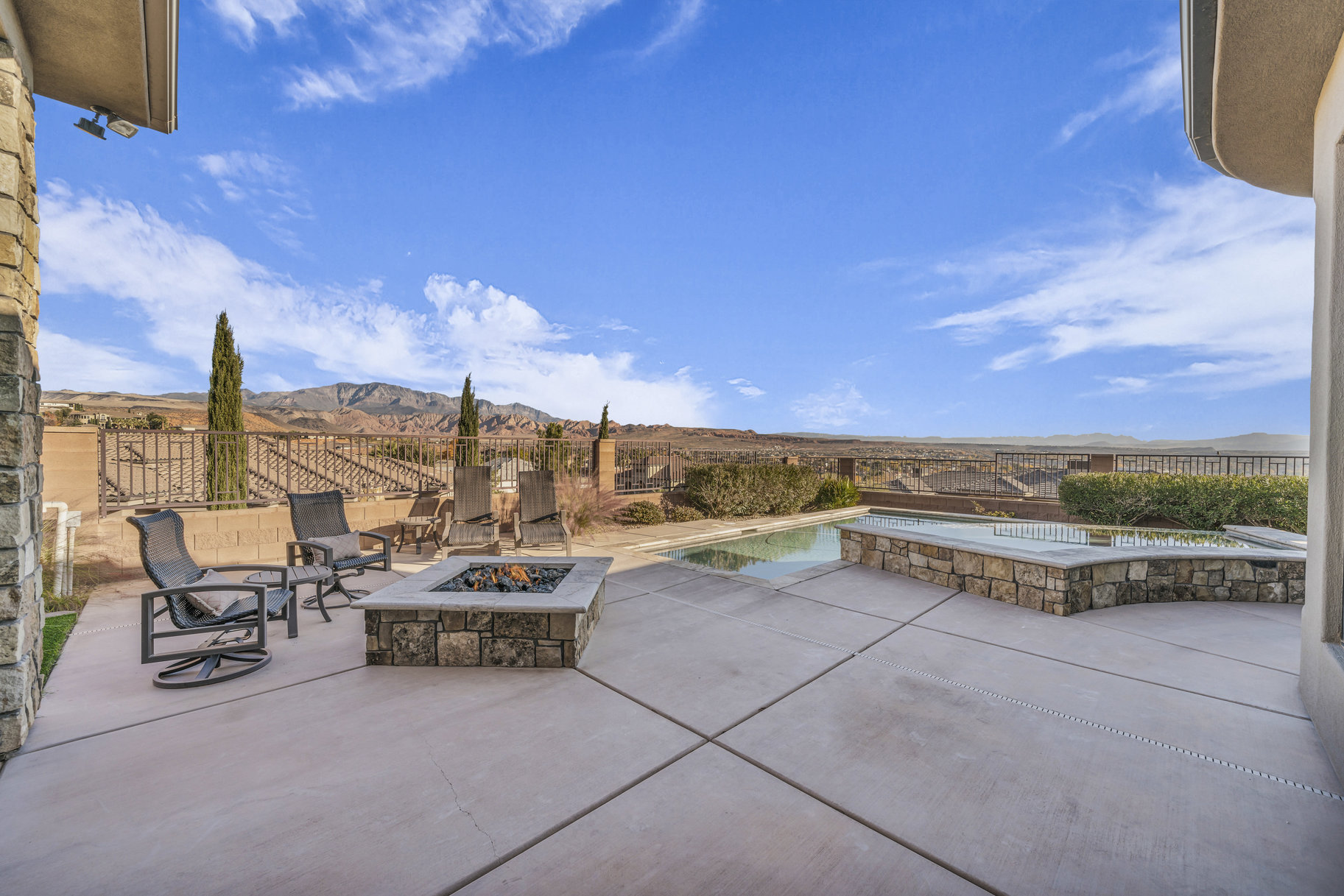 183 N Cliffside Drive 