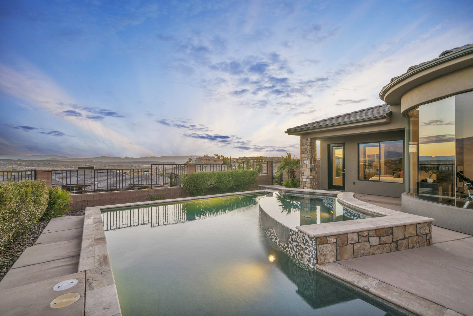 183 N Cliffside Drive 