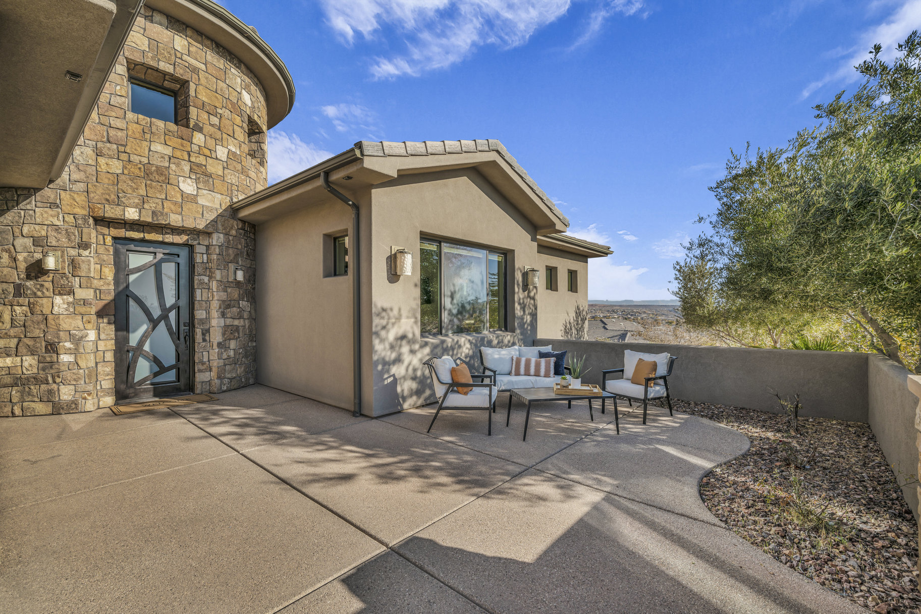 183 N Cliffside Drive 