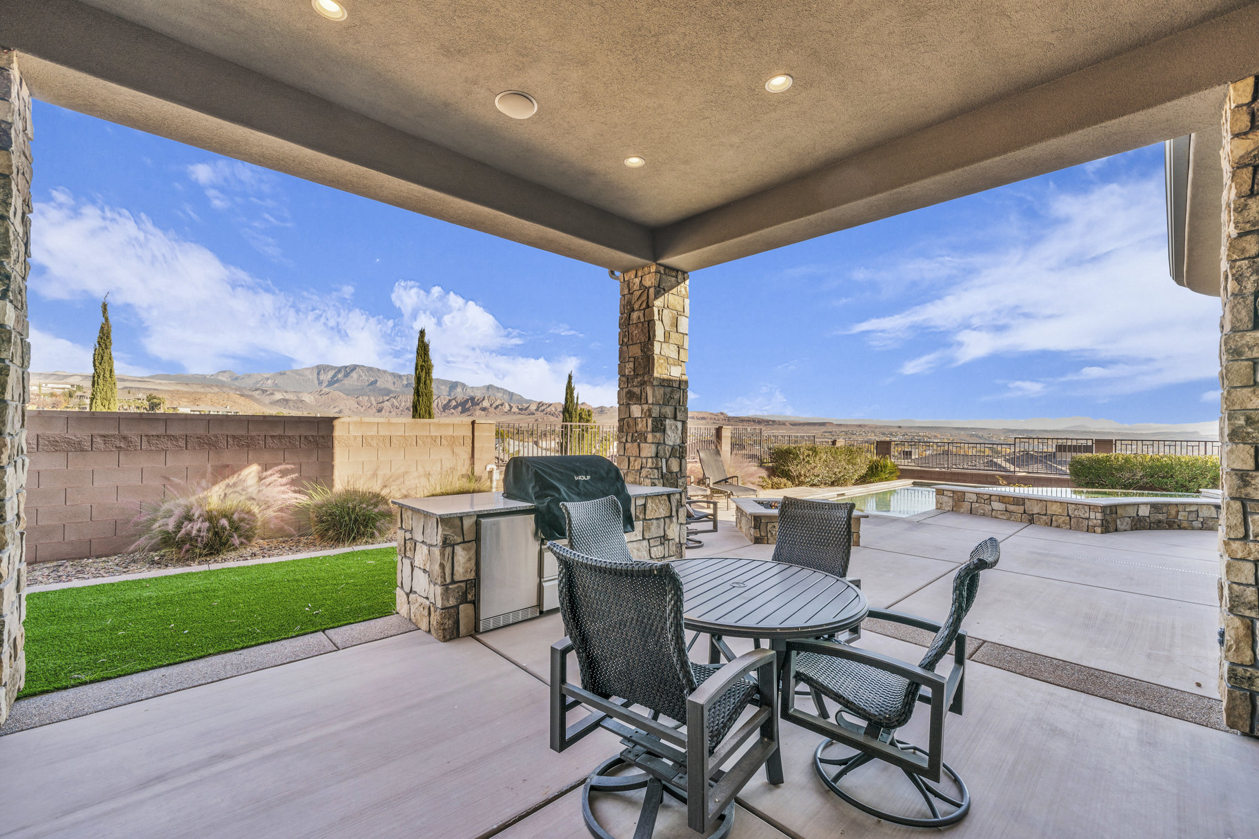 183 N Cliffside Drive 